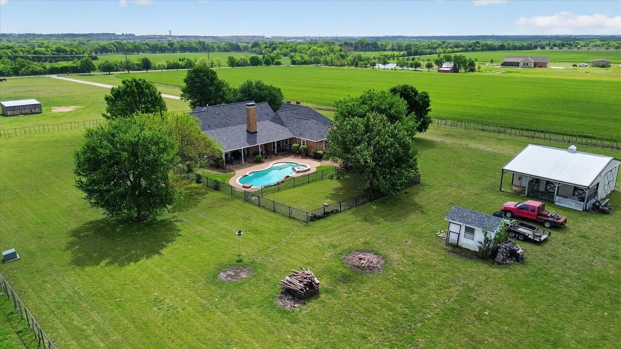 main property photo 30