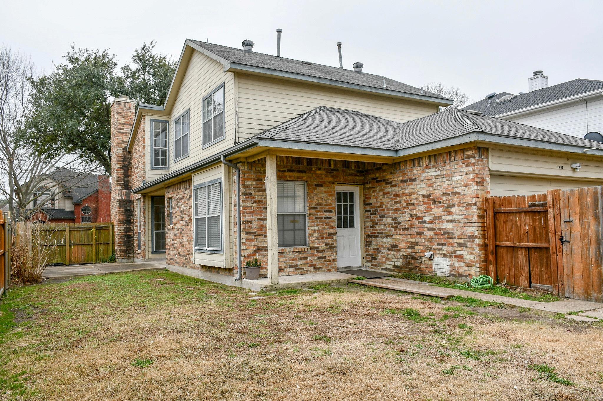 main property photo 28