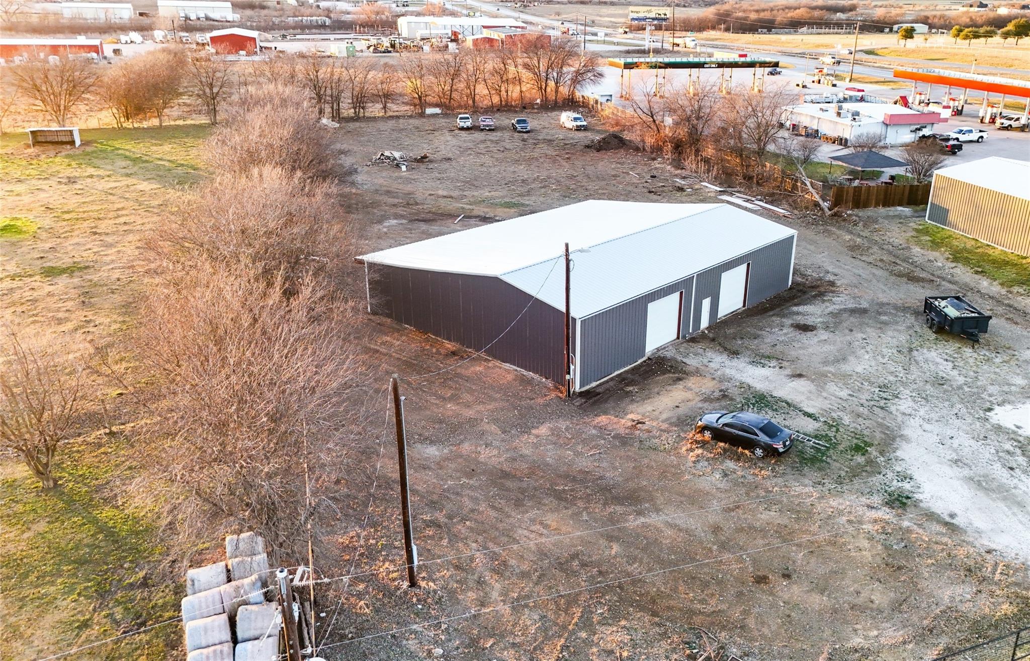 main property photo 11