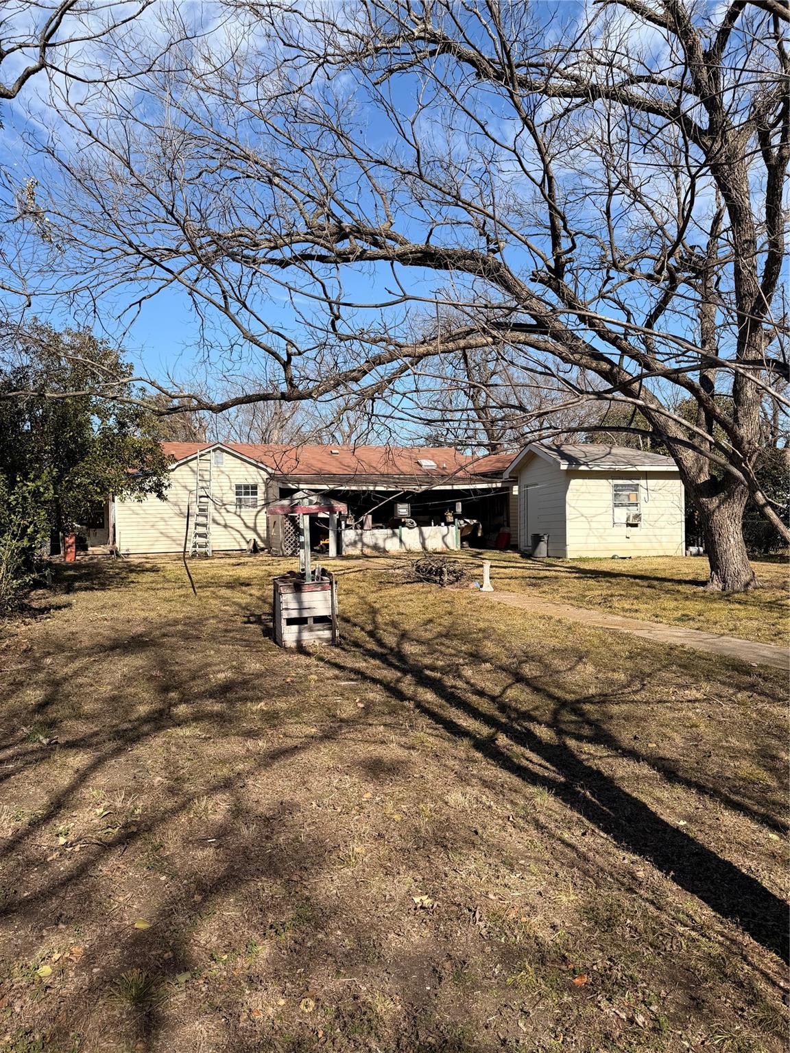main property photo 6