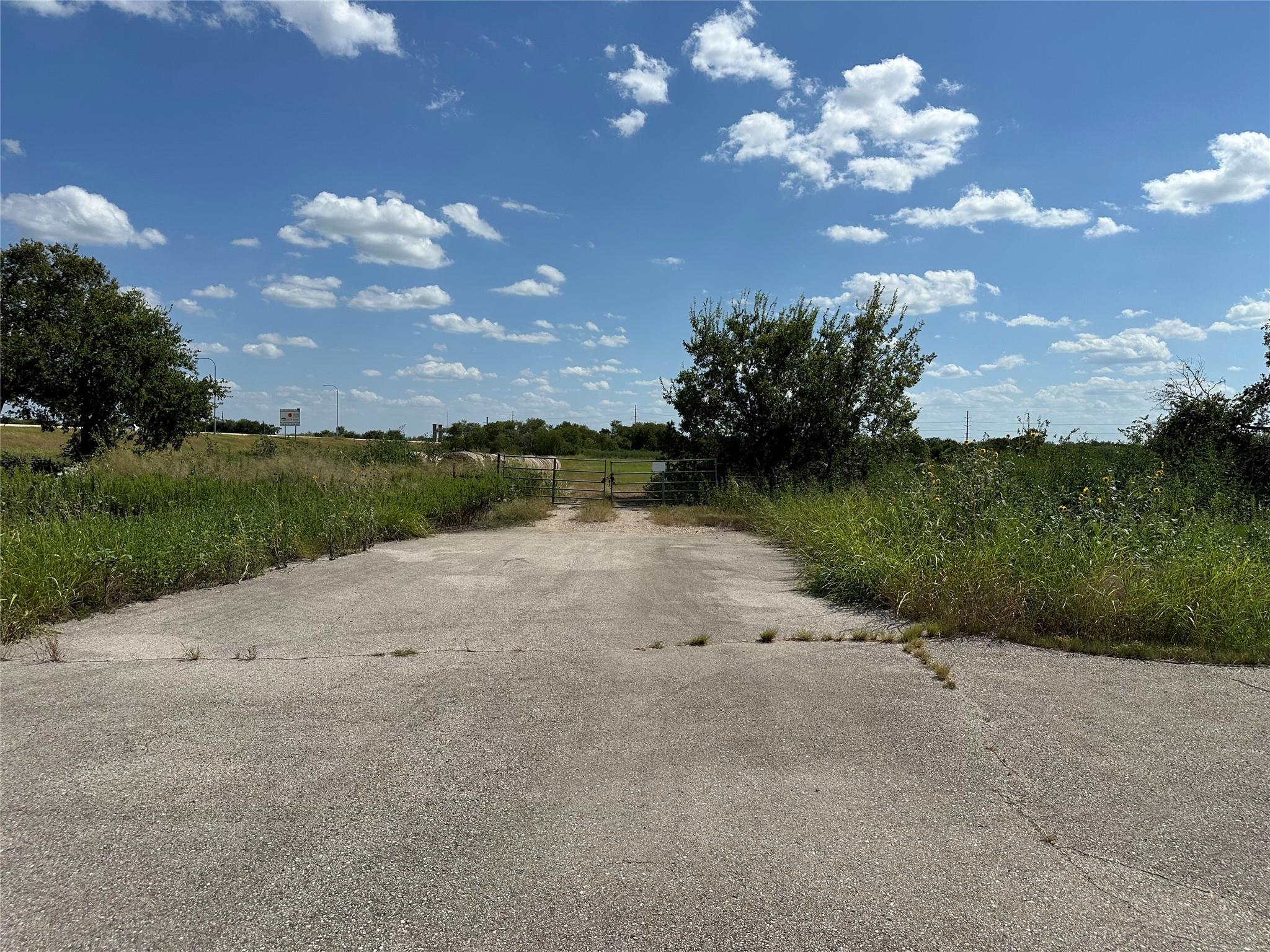 main property photo 6