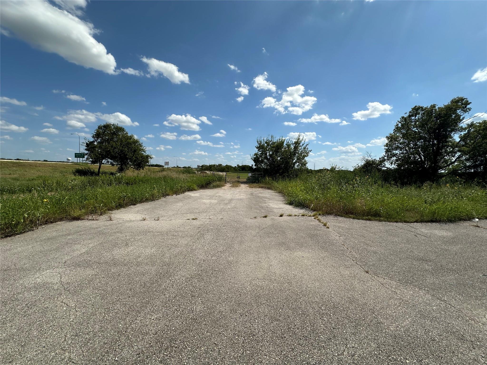 main property photo 7