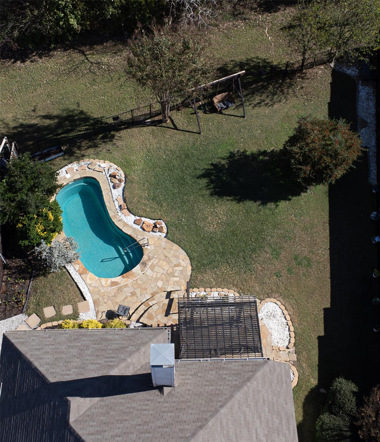 main property photo 33
