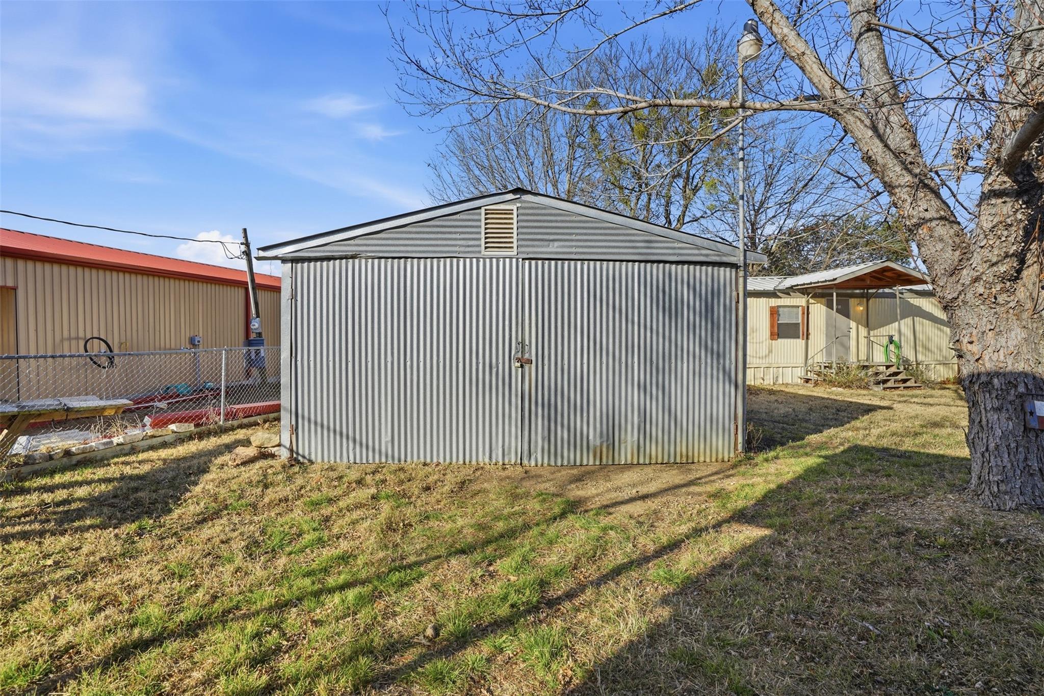 main property photo 13