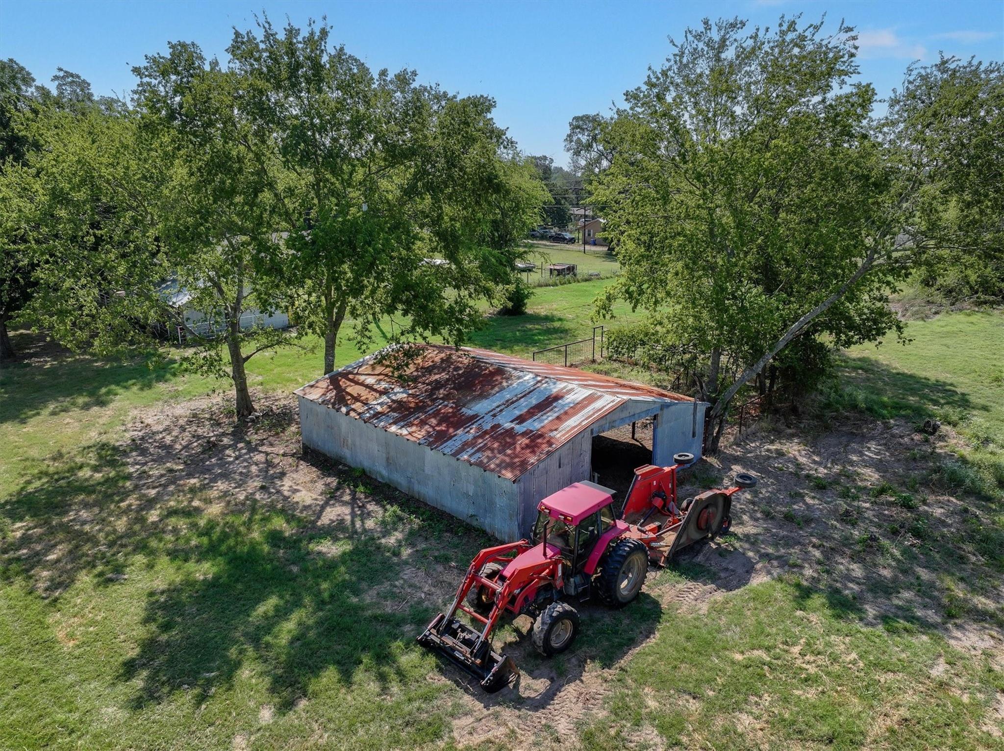 main property photo 6