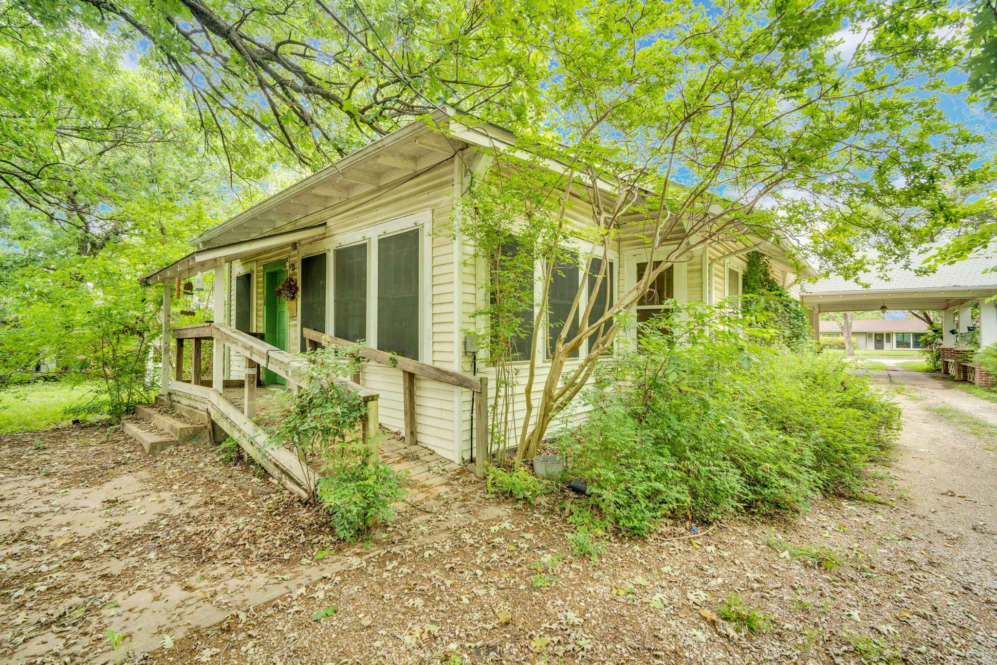 main property photo 23