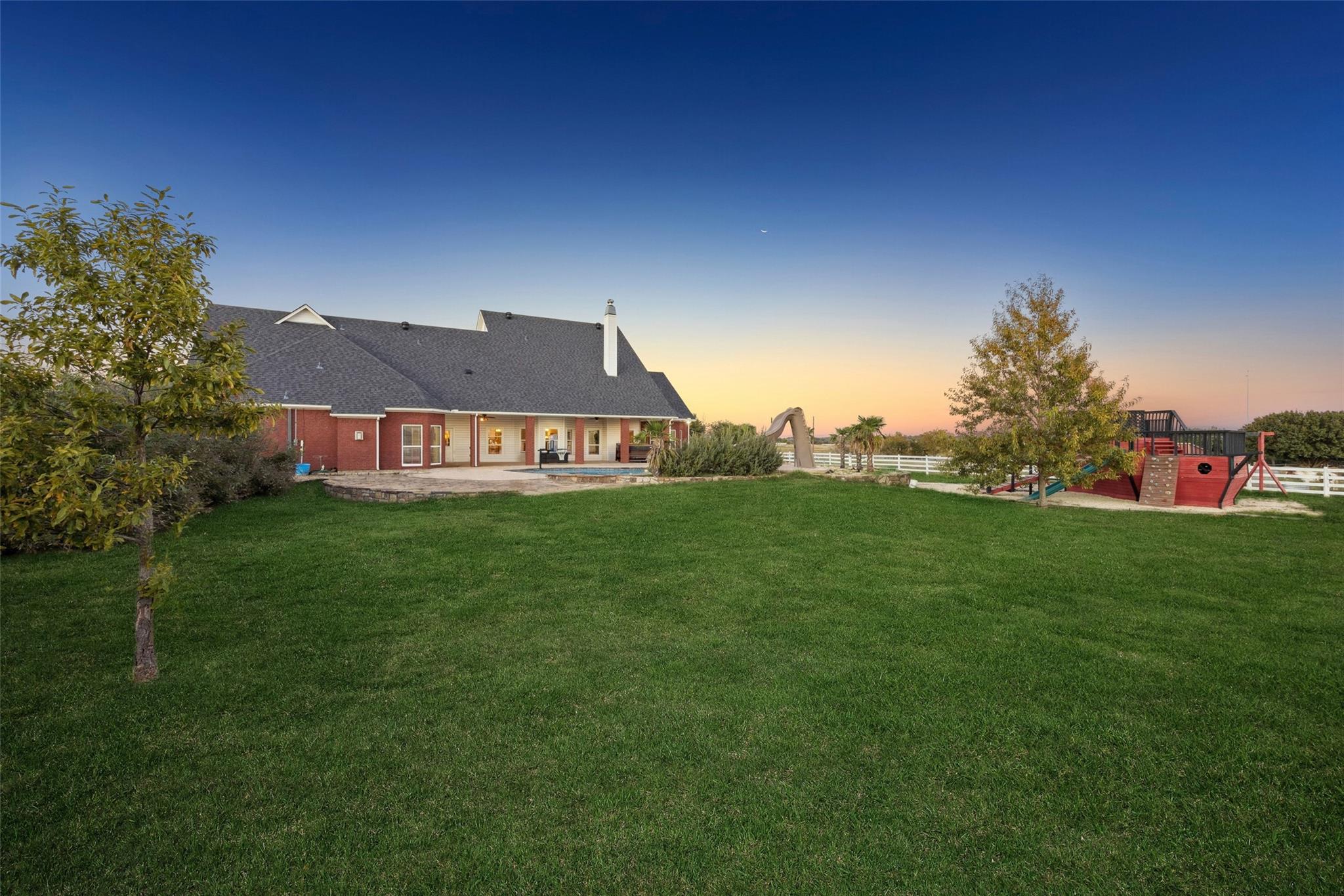 main property photo 30