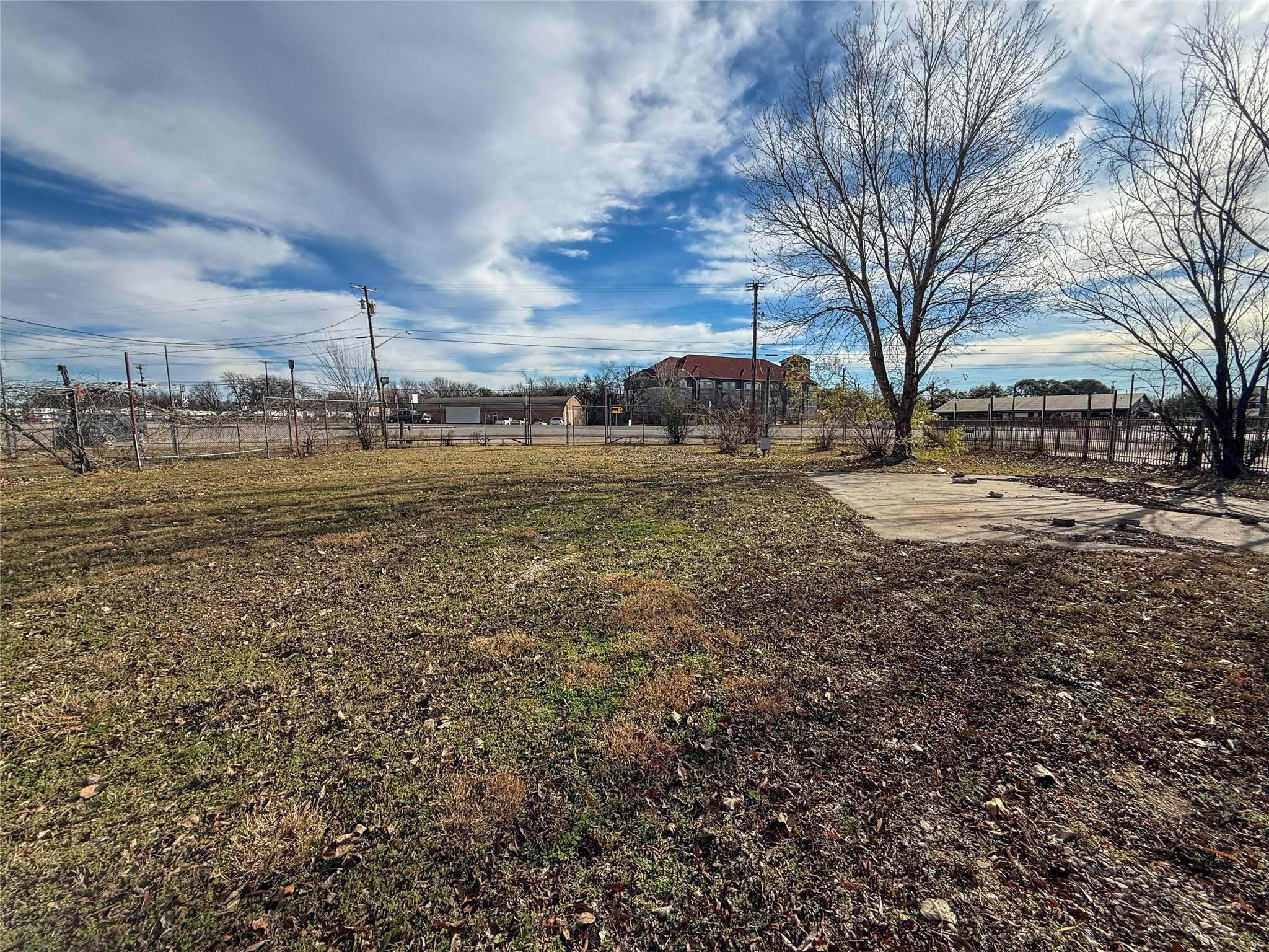 main property photo 11