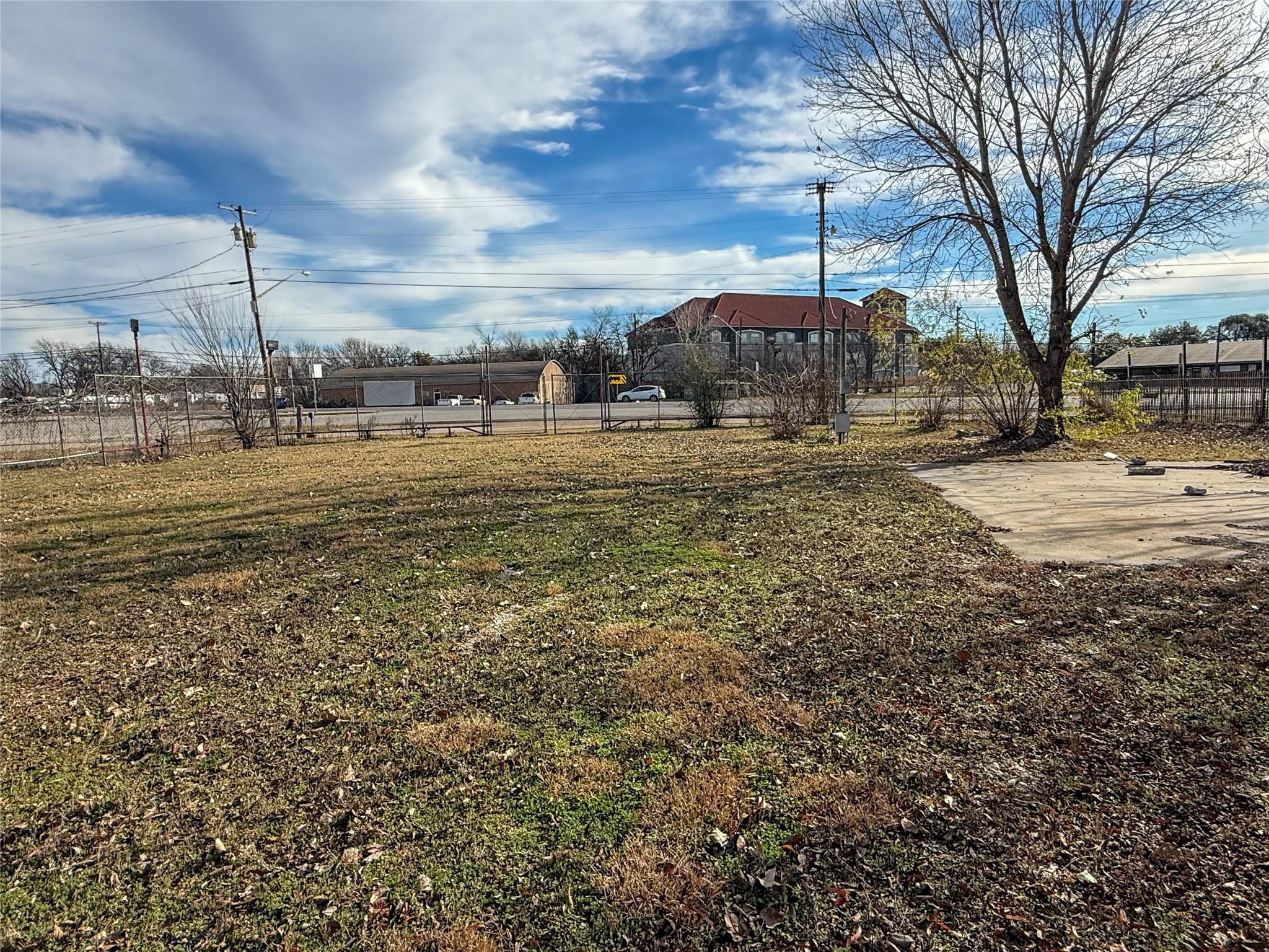 main property photo 12