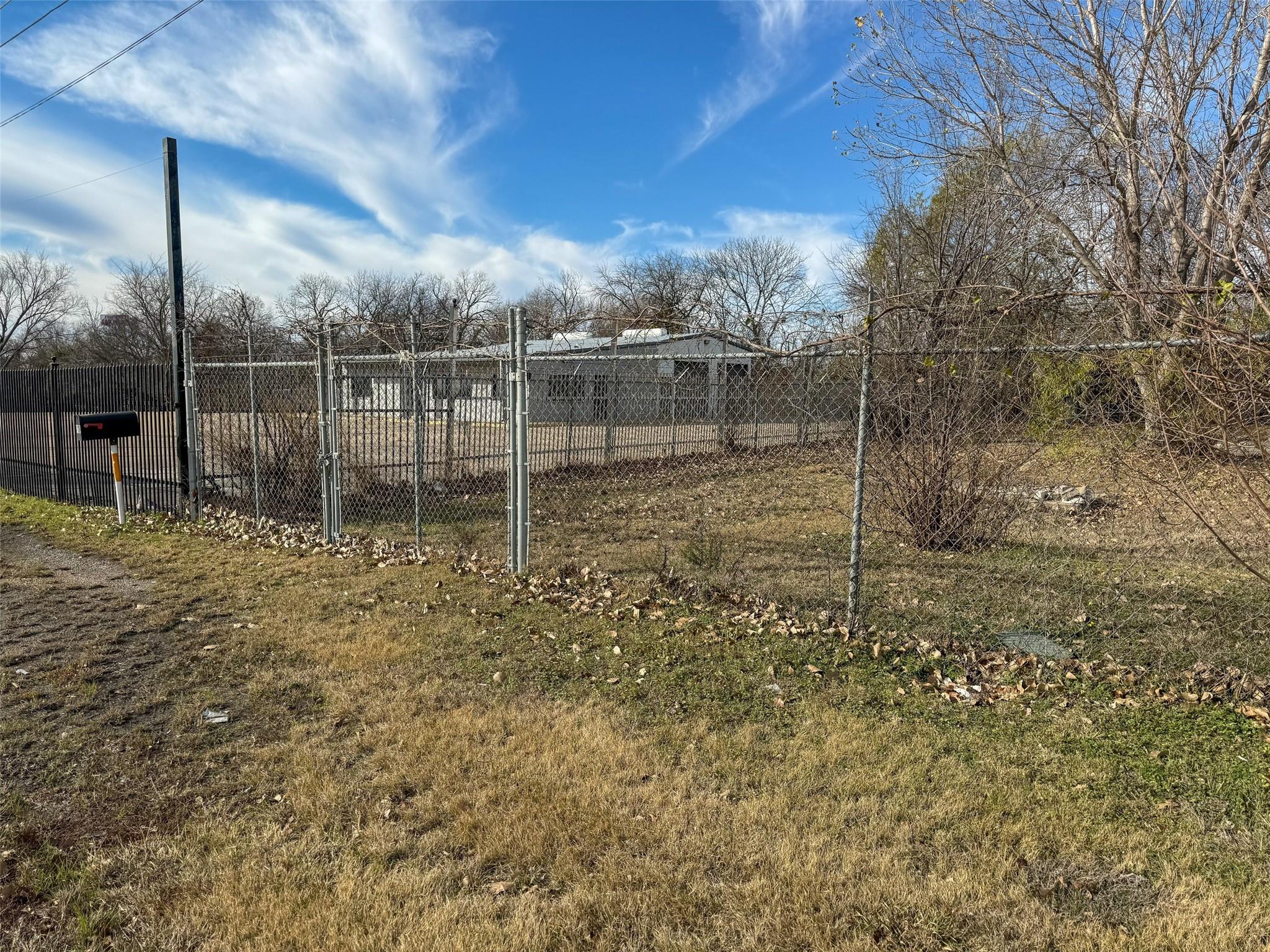 main property photo 4
