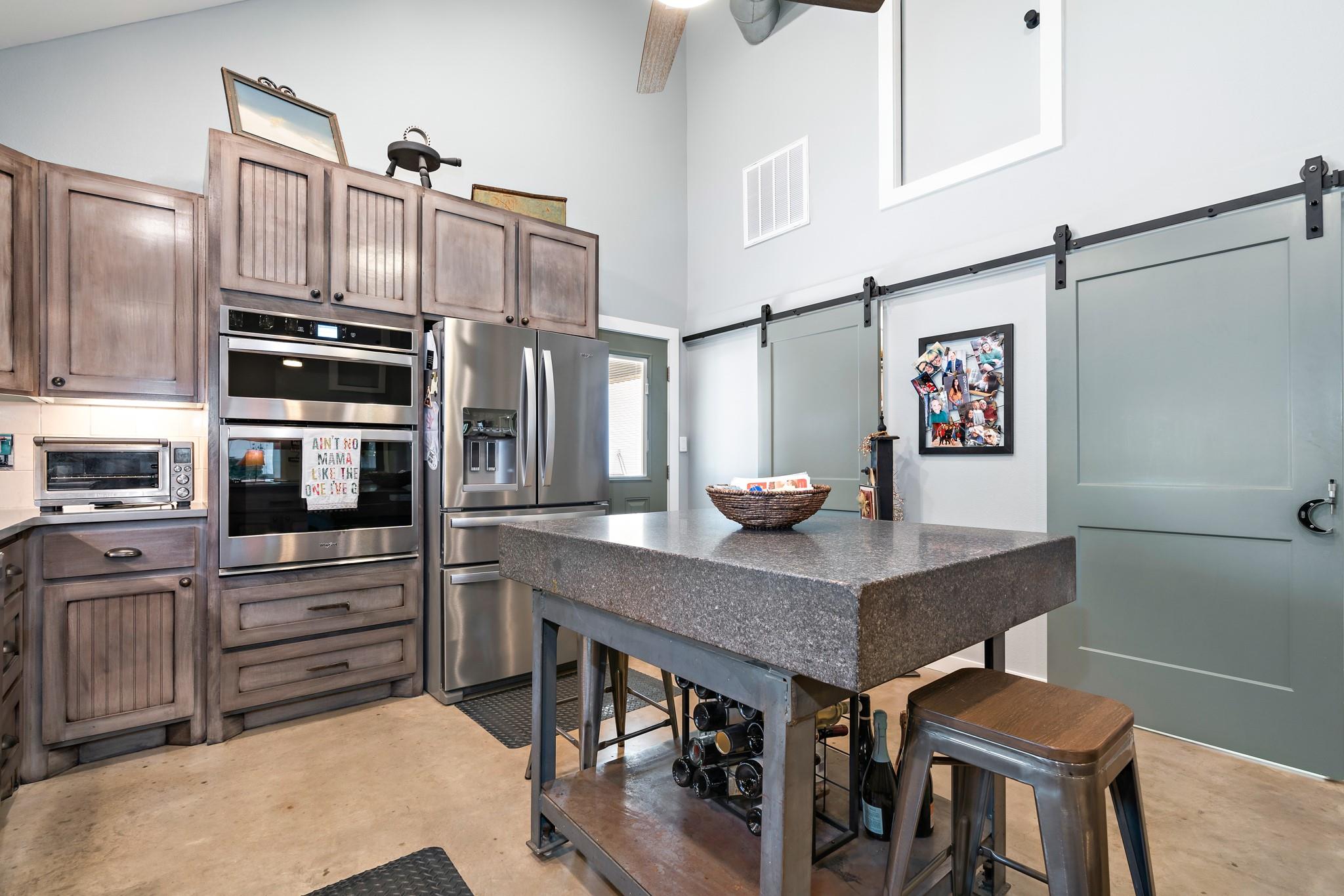 main property photo 9