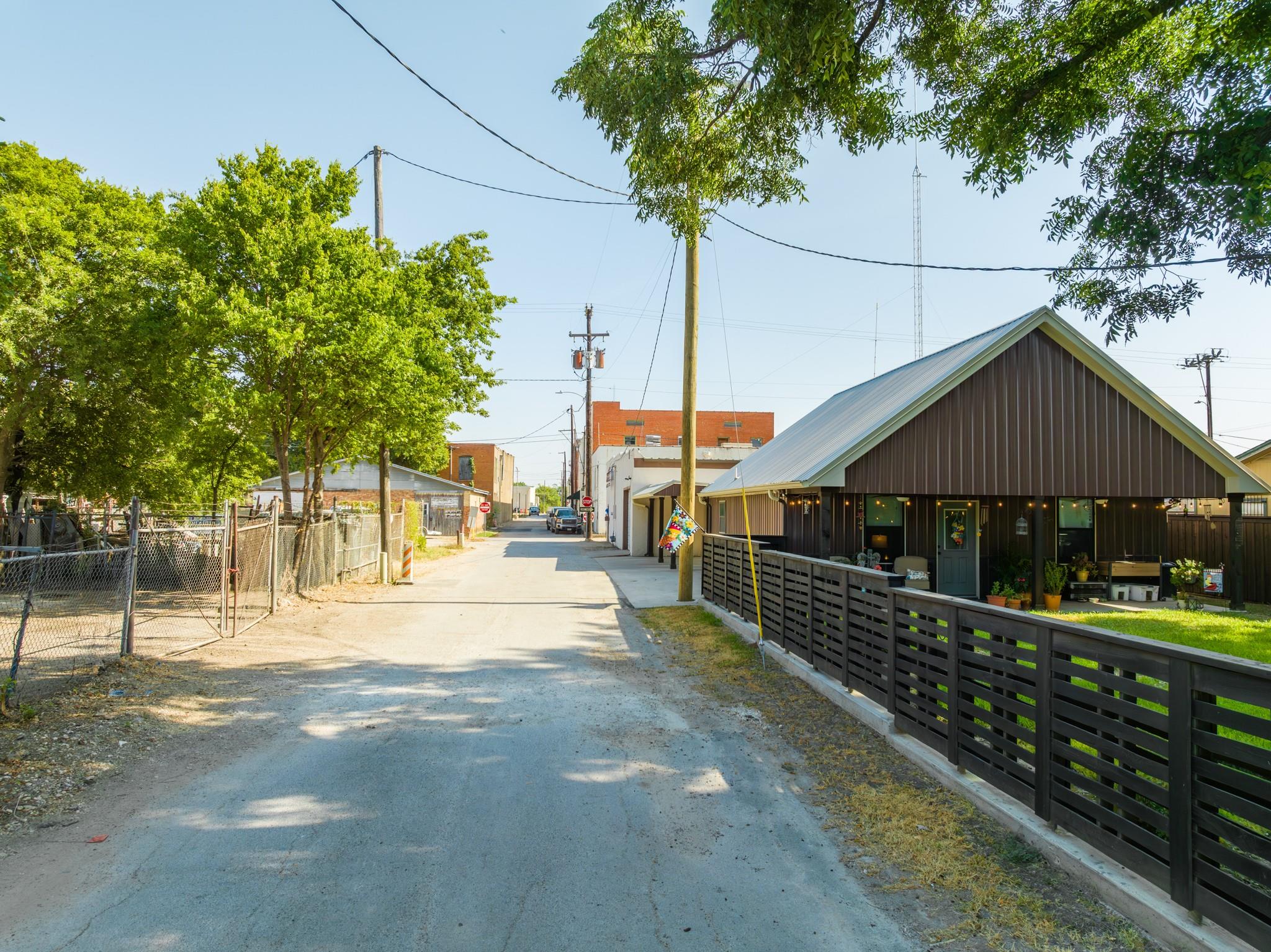 main property photo 22