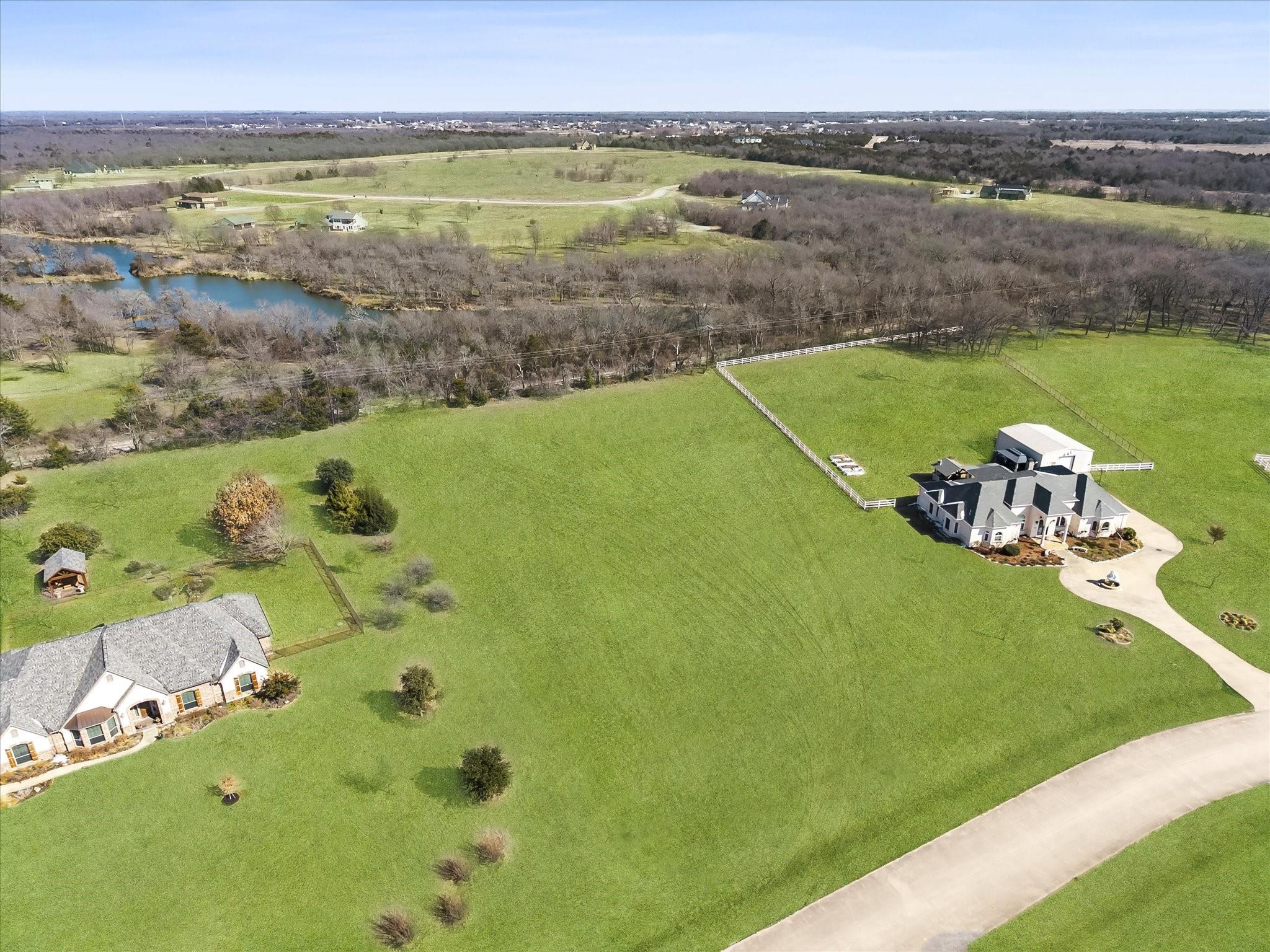 main property photo 9