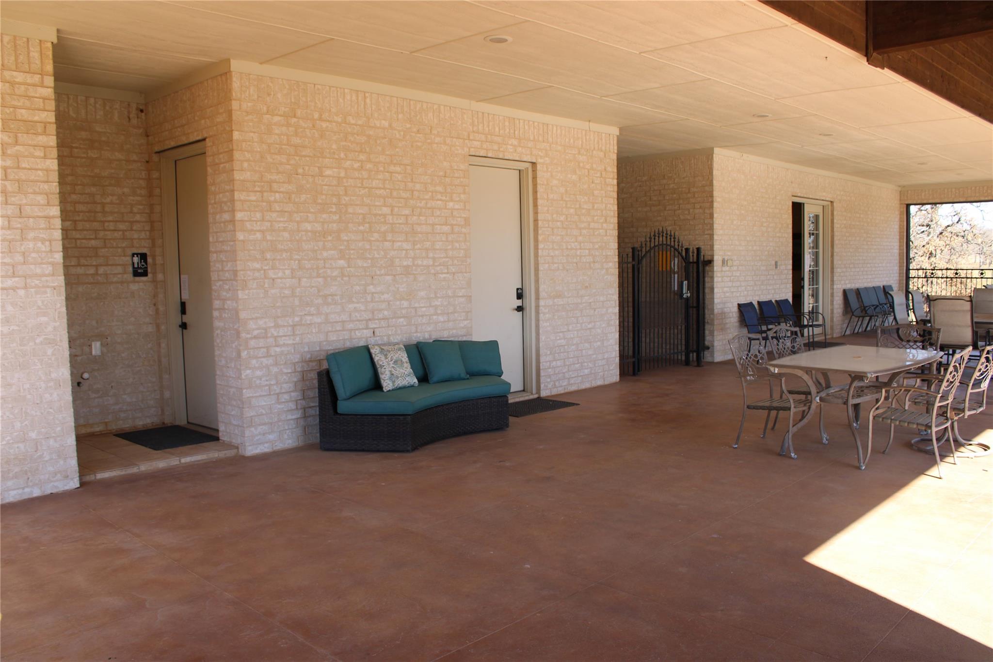 main property photo 13