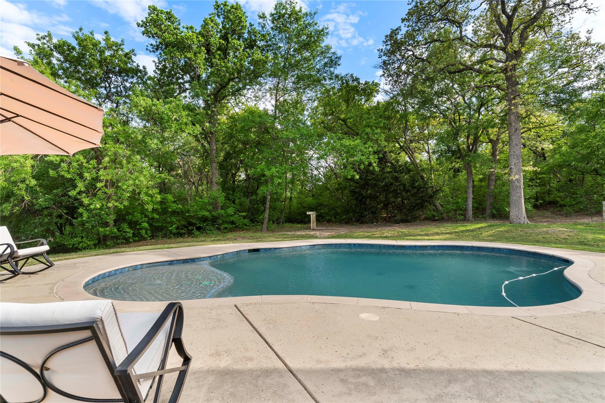 main property photo 28
