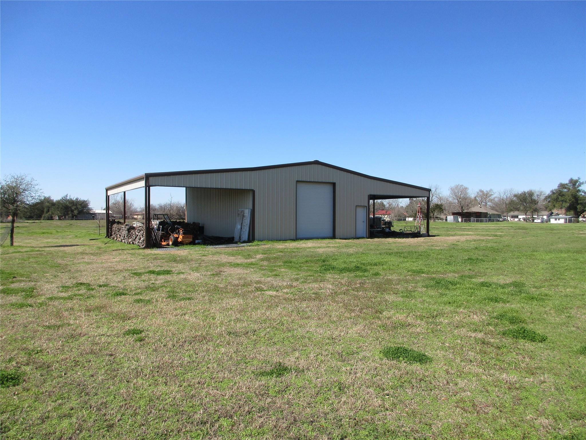 main property photo 6