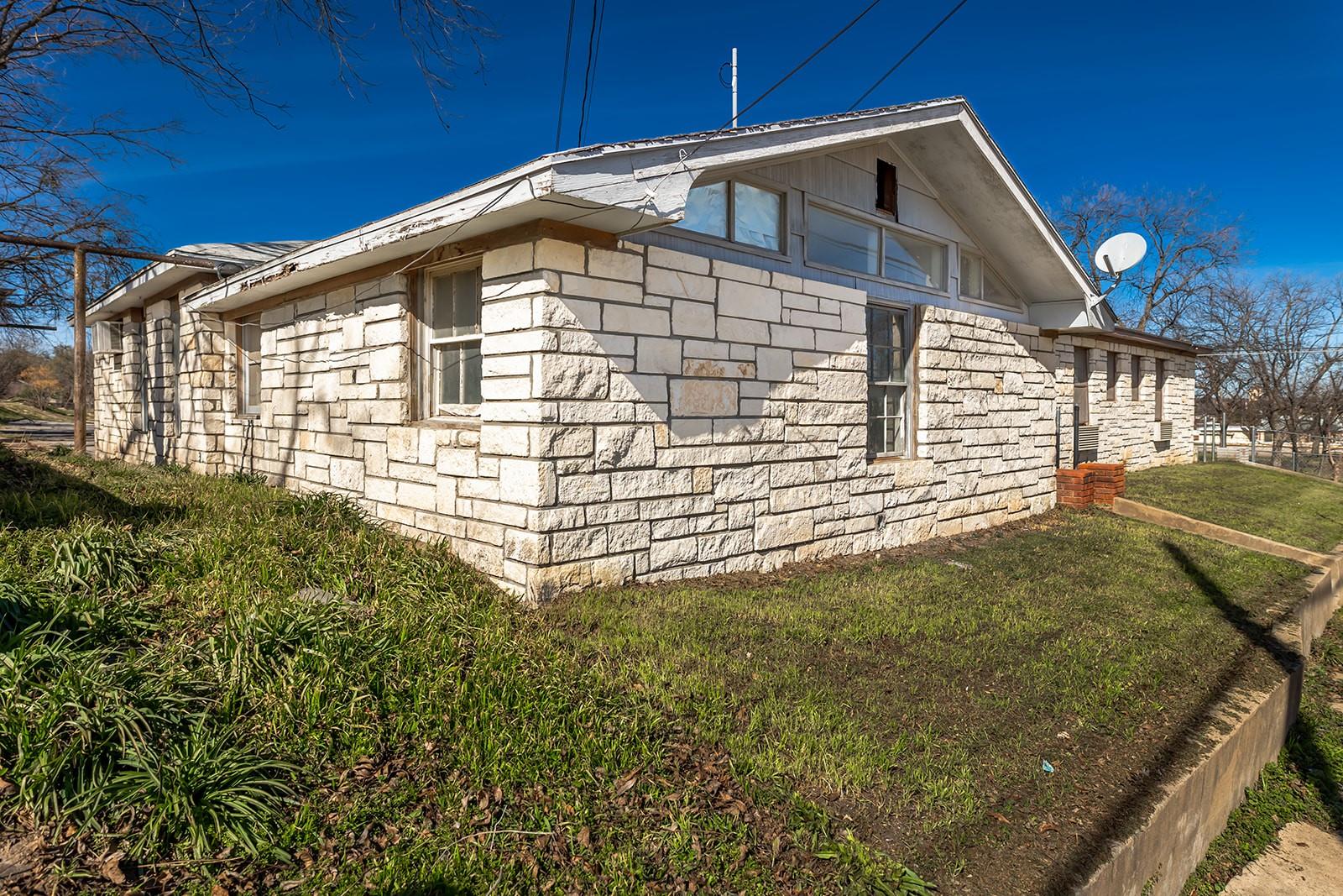main property photo 27