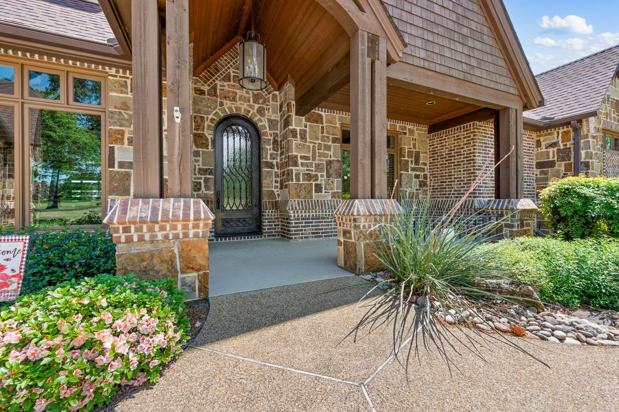 main property photo 3