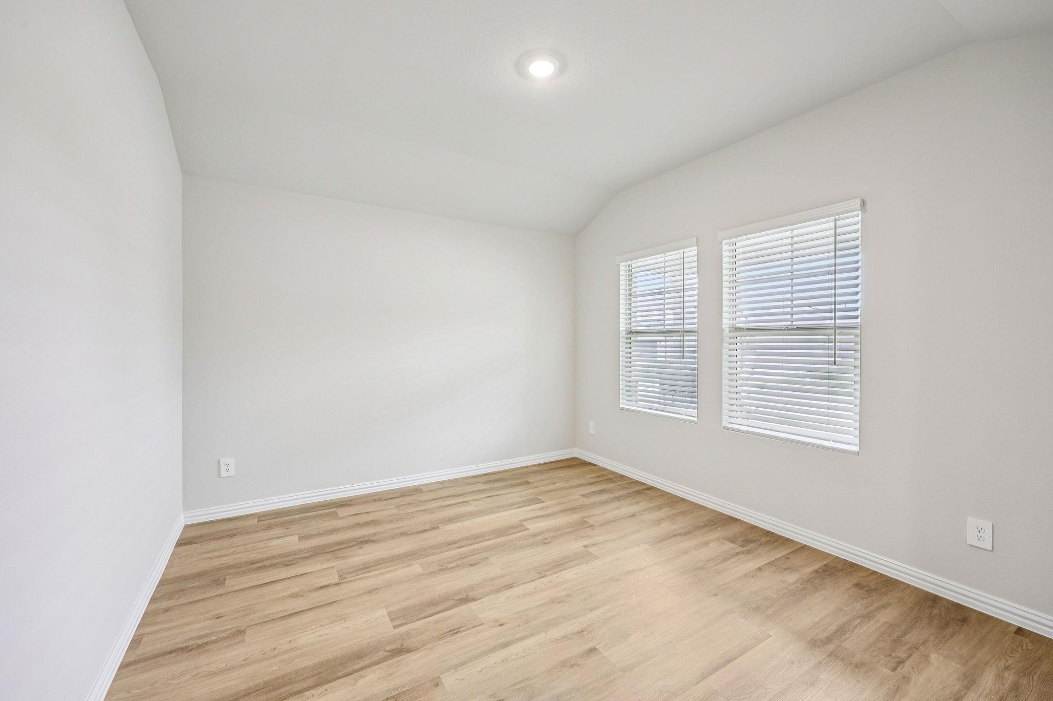 property viewer photo 18