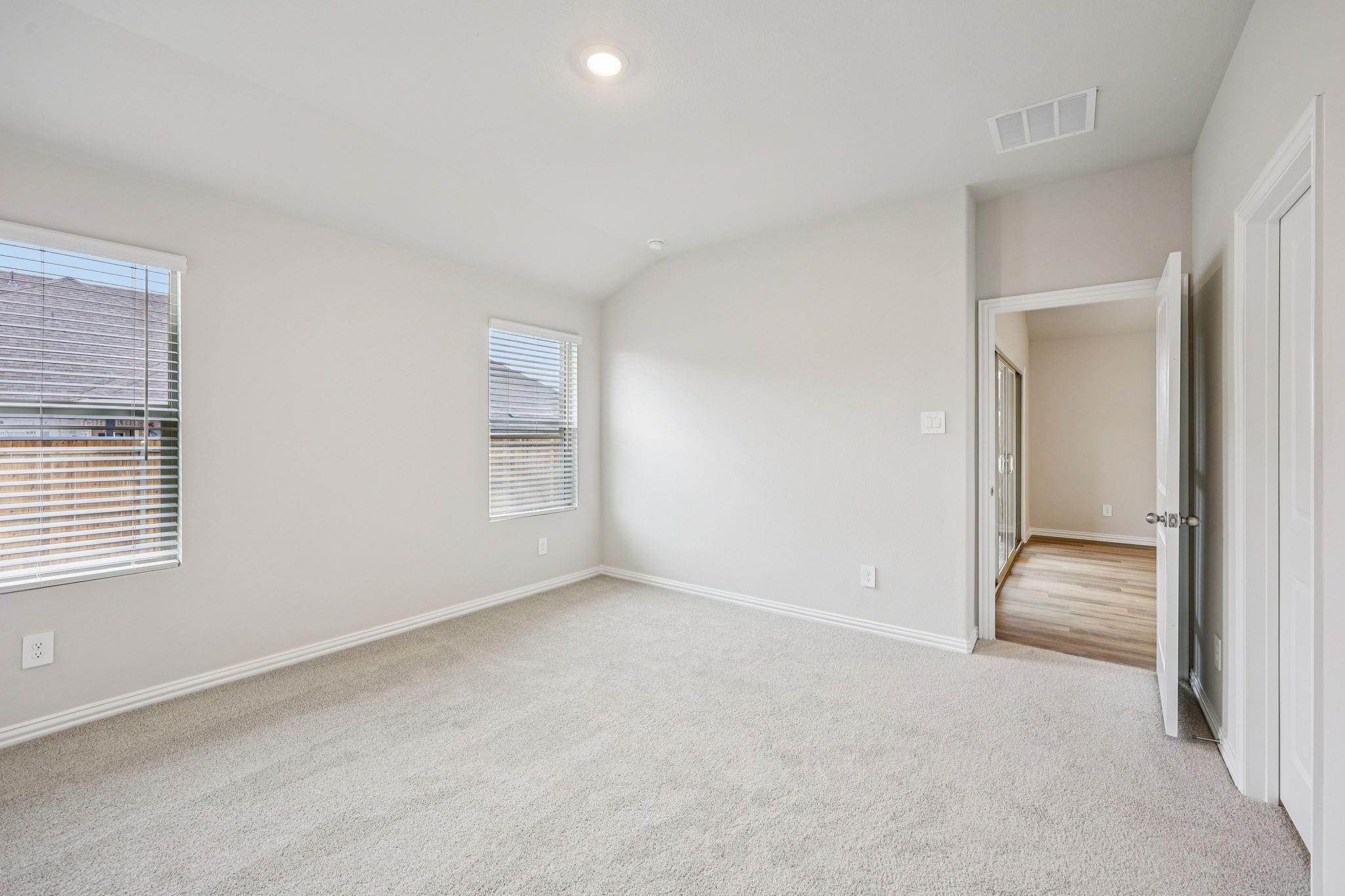property viewer photo 30