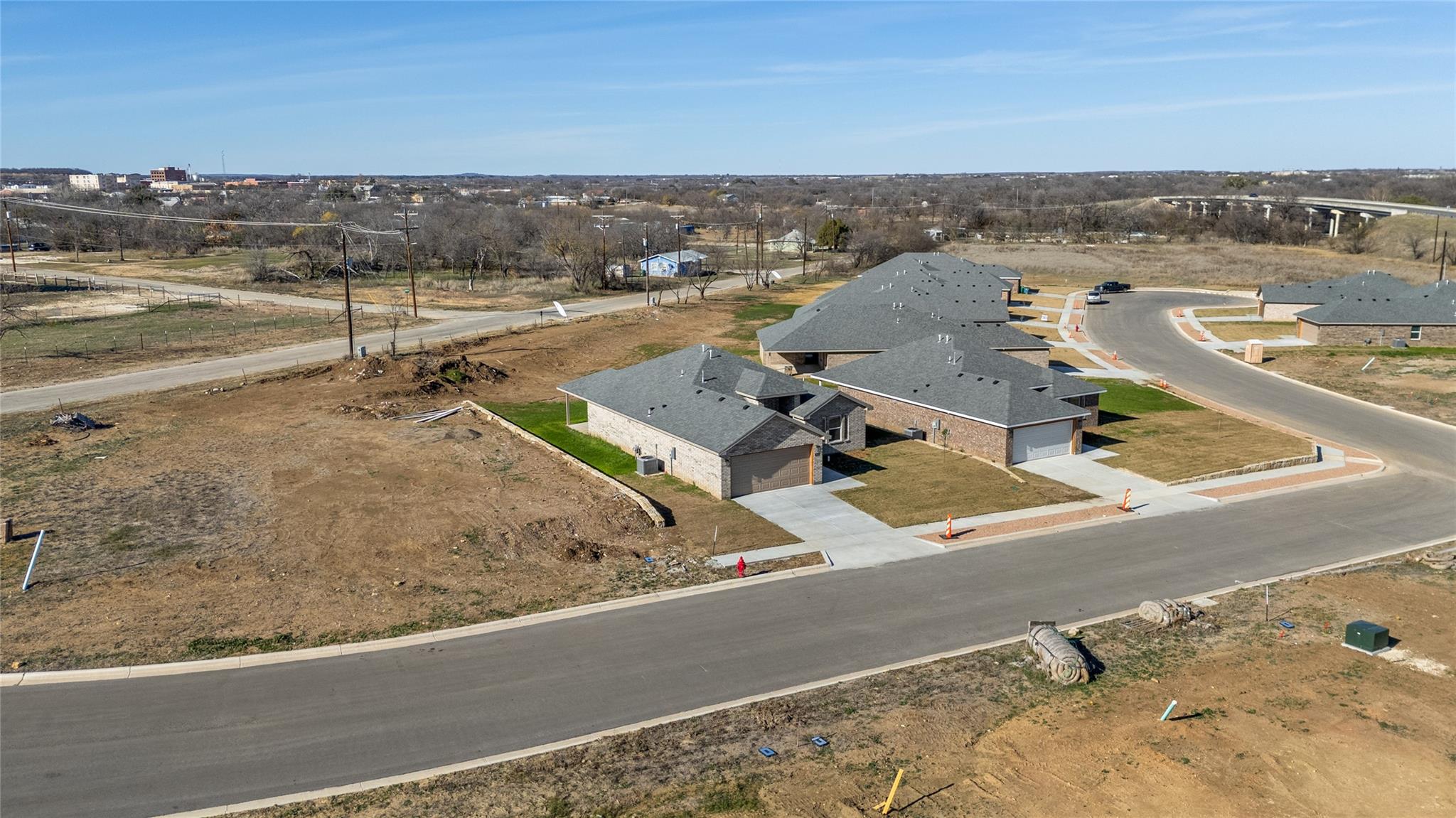main property photo 27