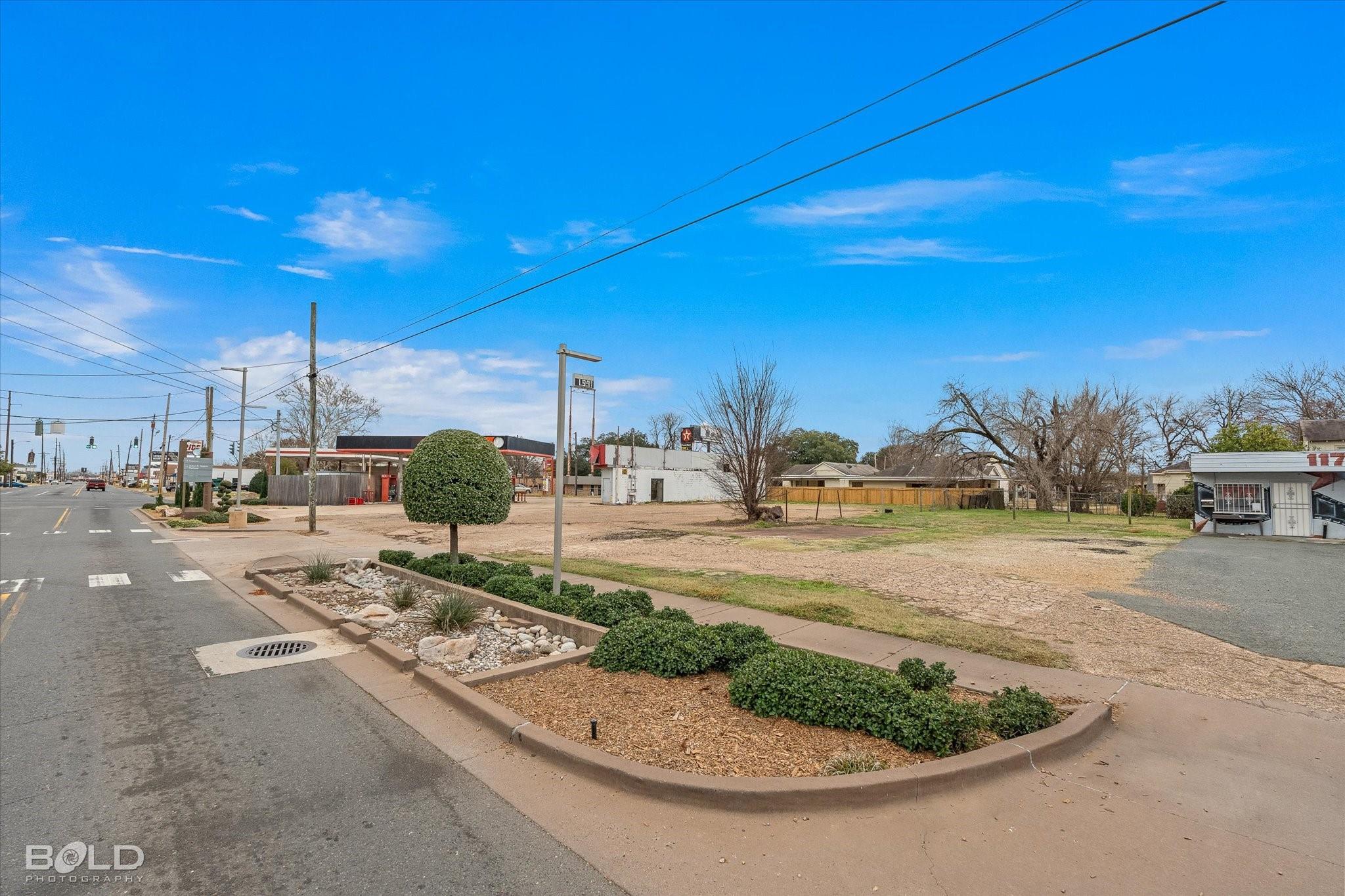 main property photo 19