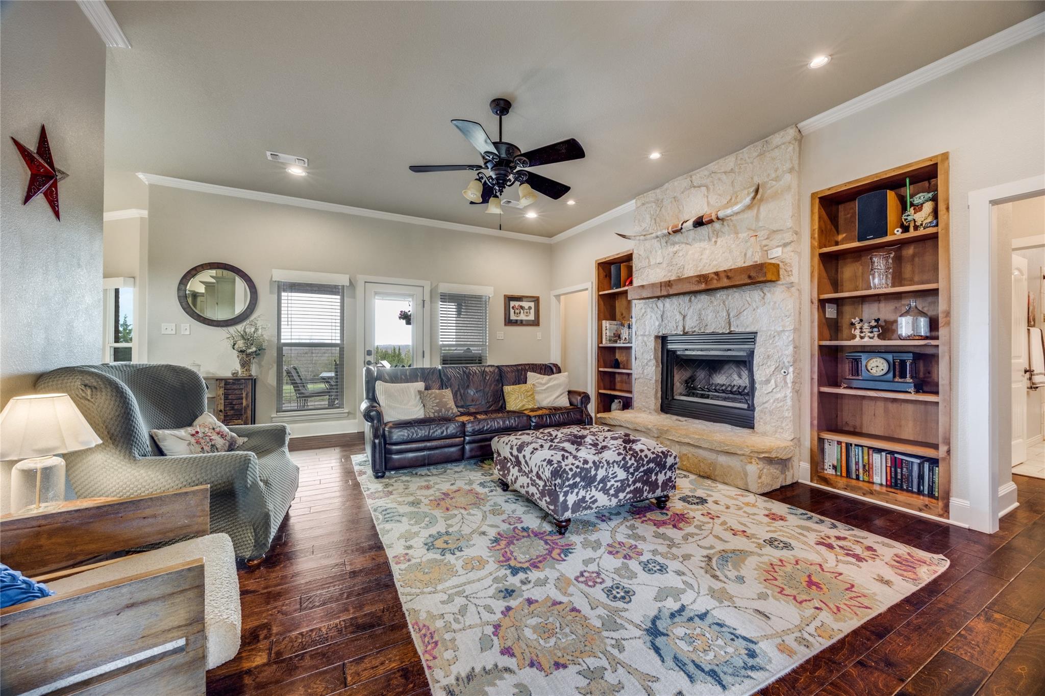 main property photo 6