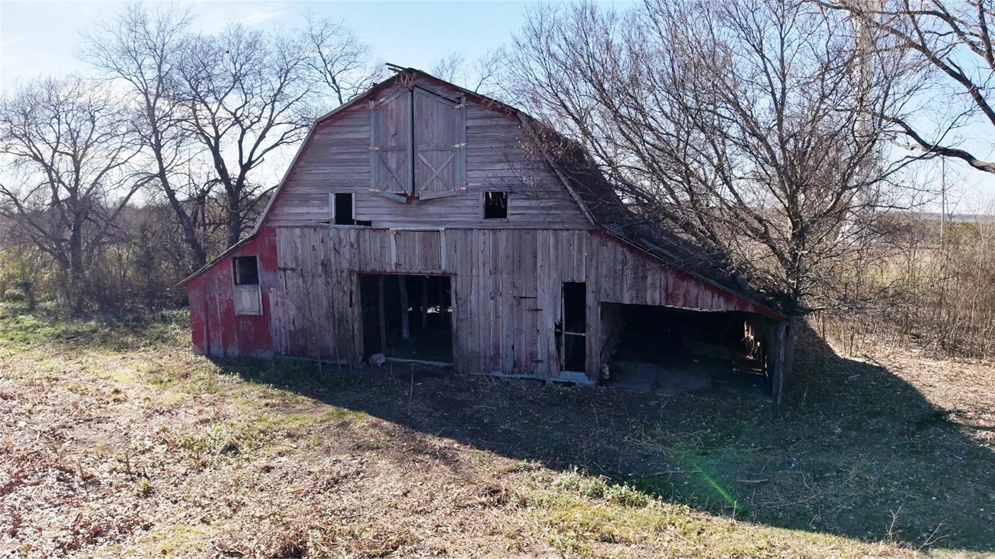 main property photo 10