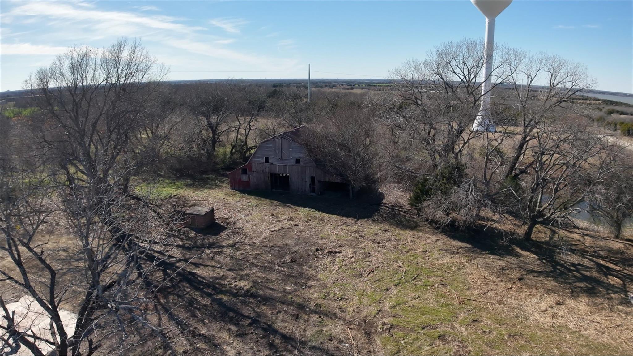 main property photo 9