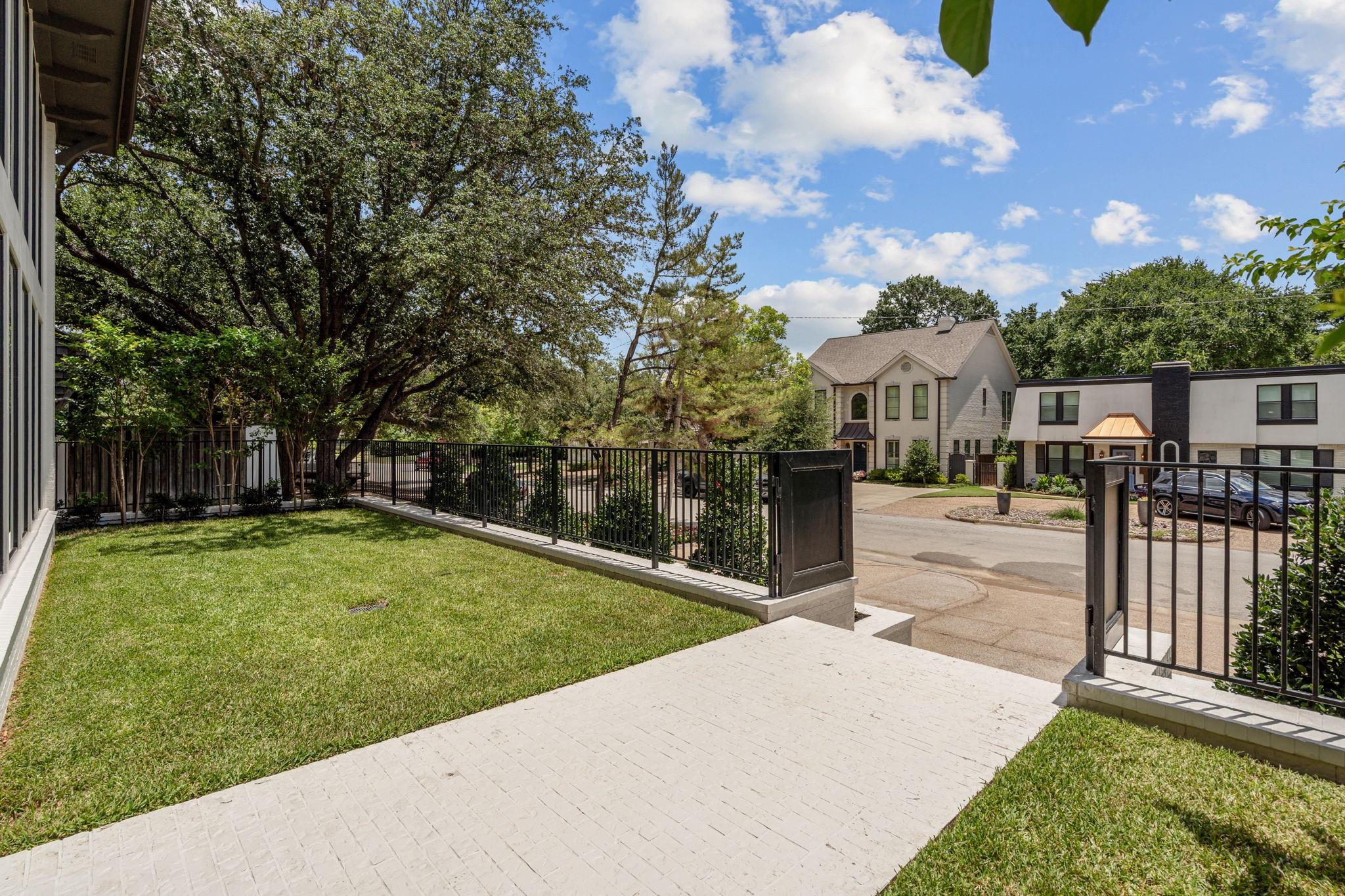 main property photo 30