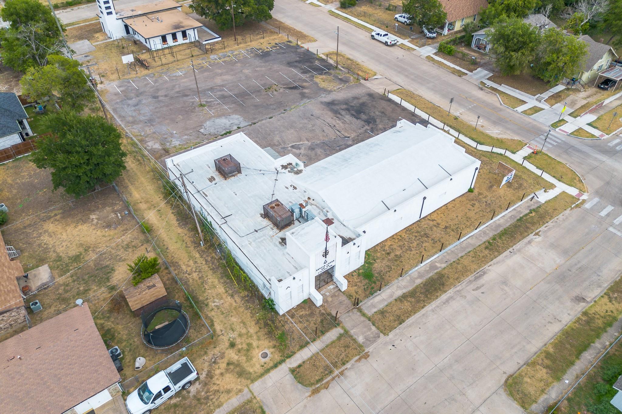 main property photo 11
