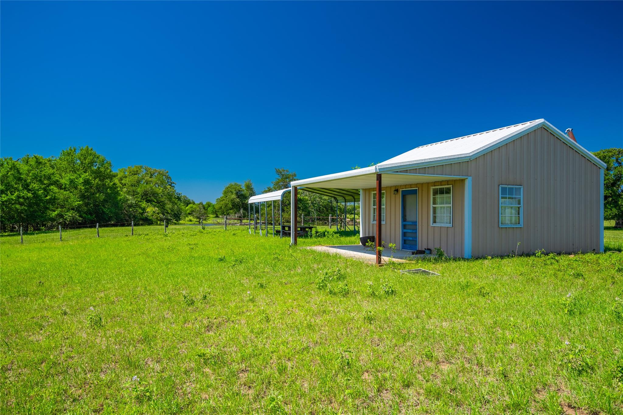 main property photo 6