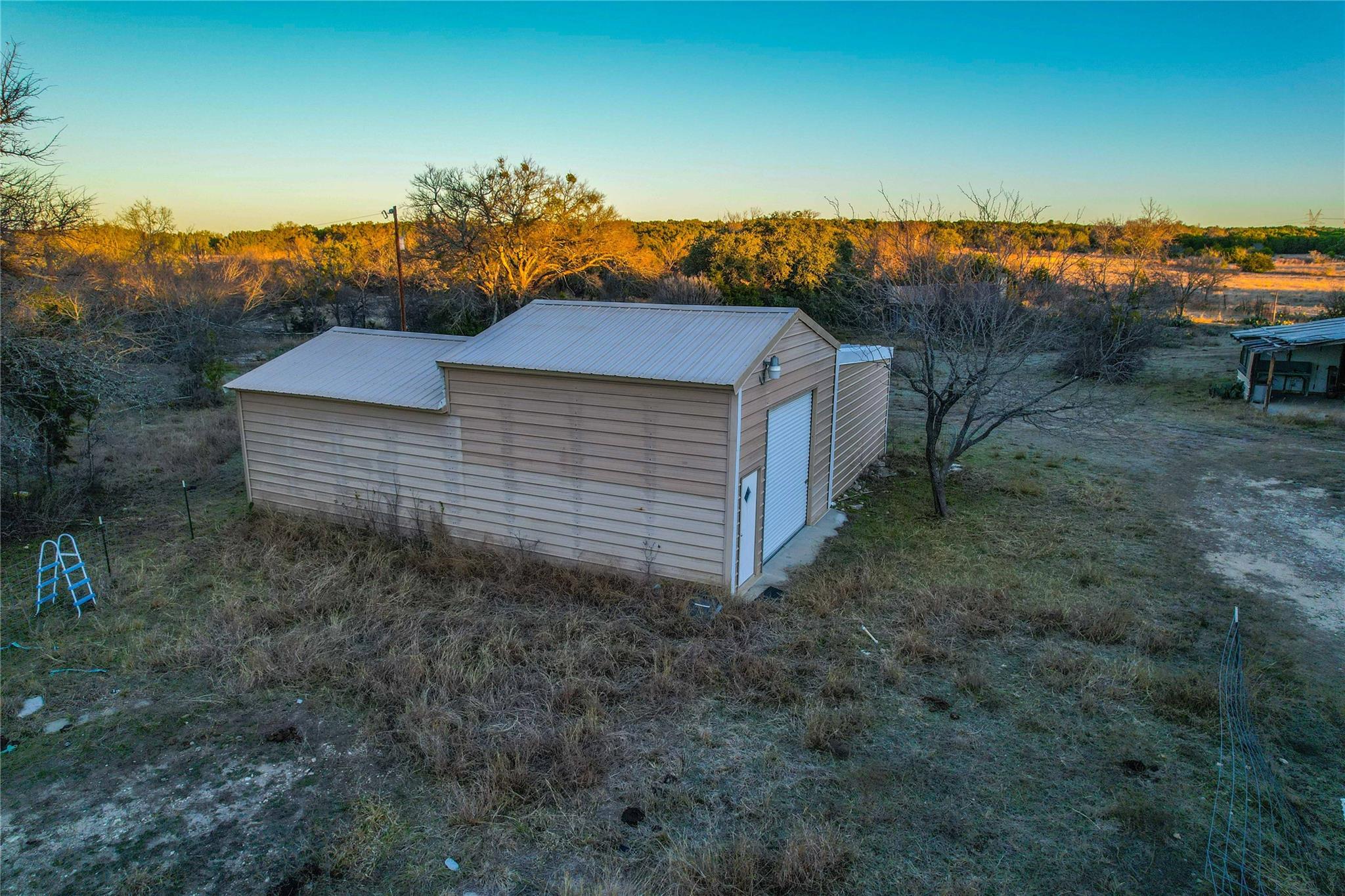 main property photo 17