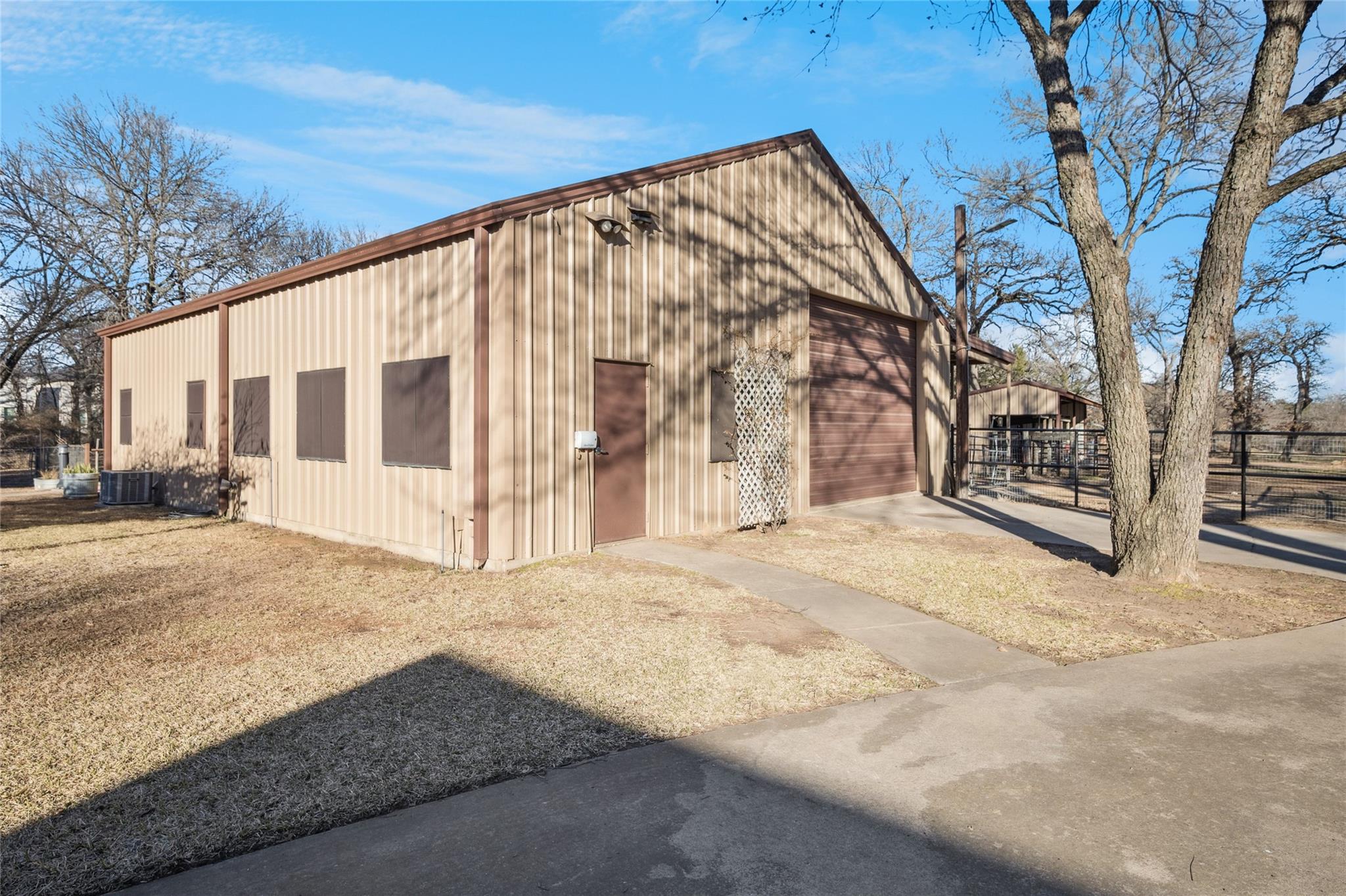 main property photo 25