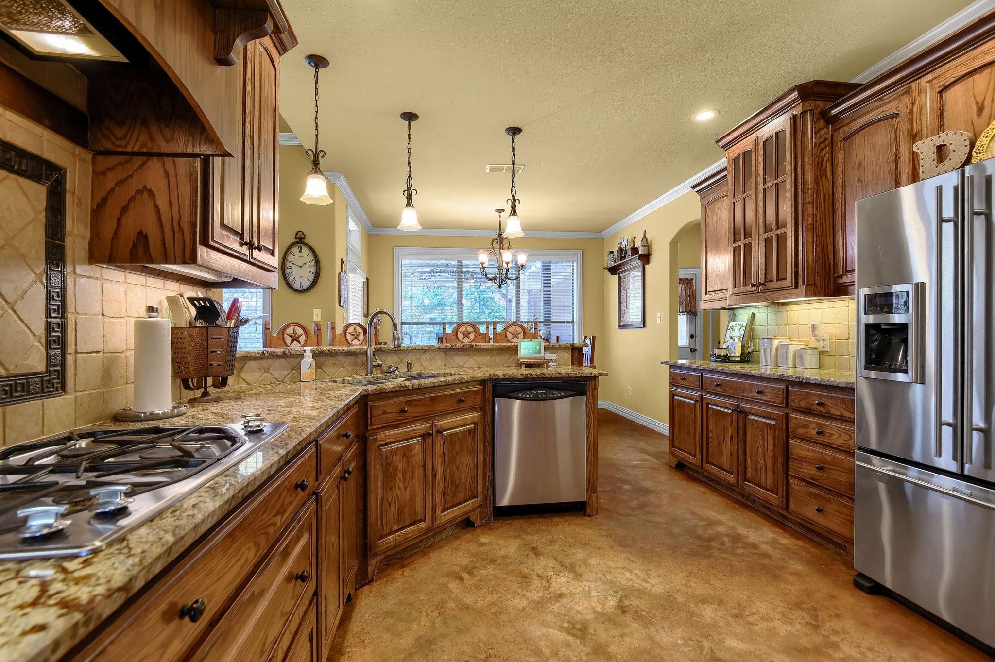 main property photo 10