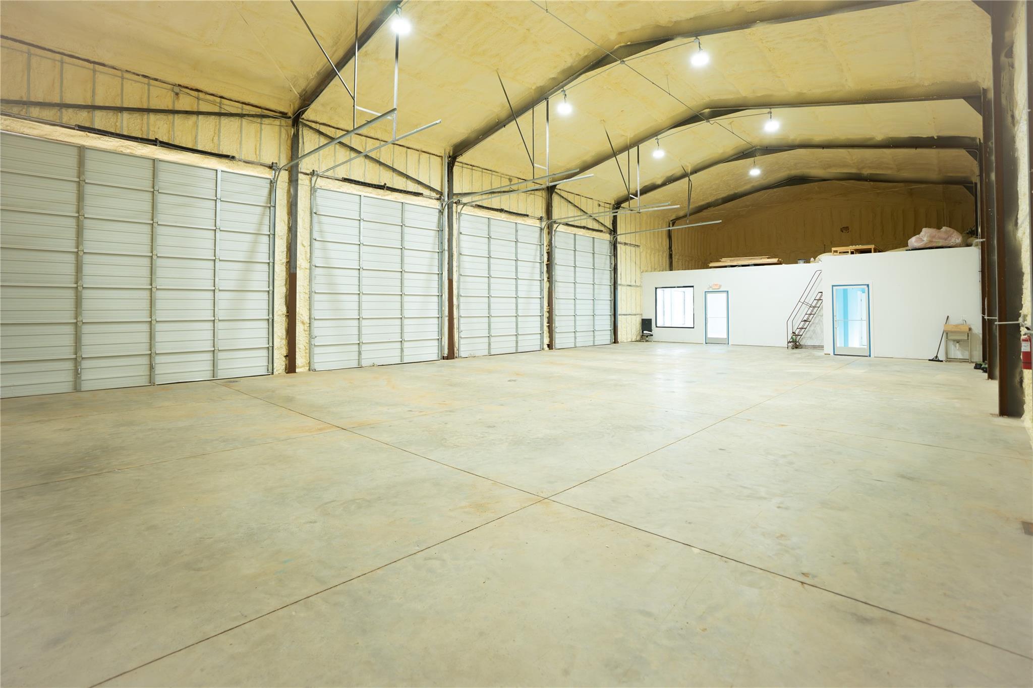 main property photo 18