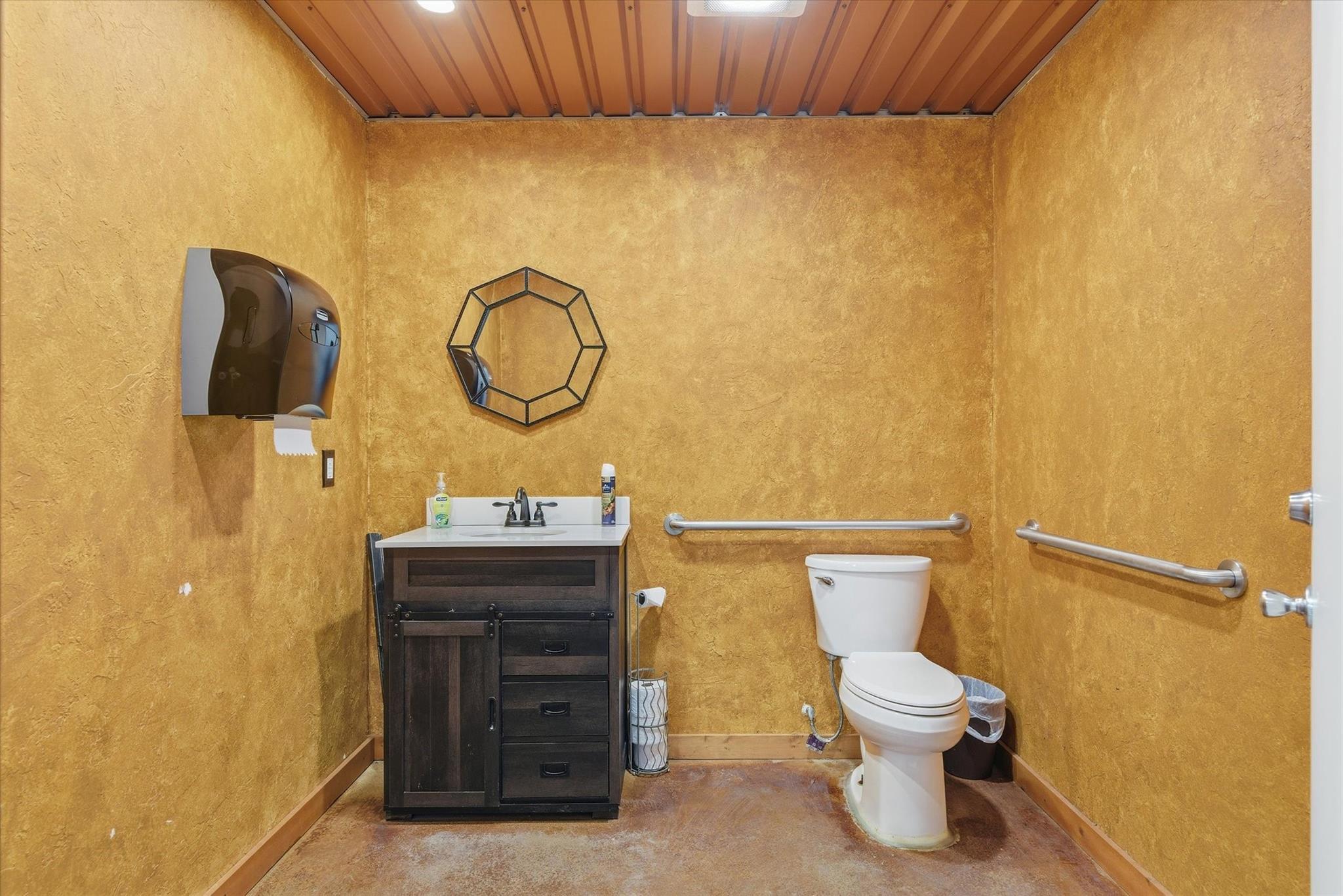 main property photo 7