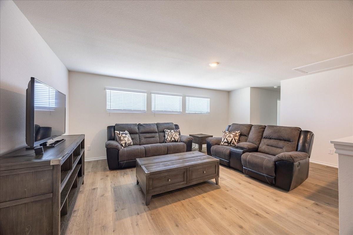 property viewer photo 25