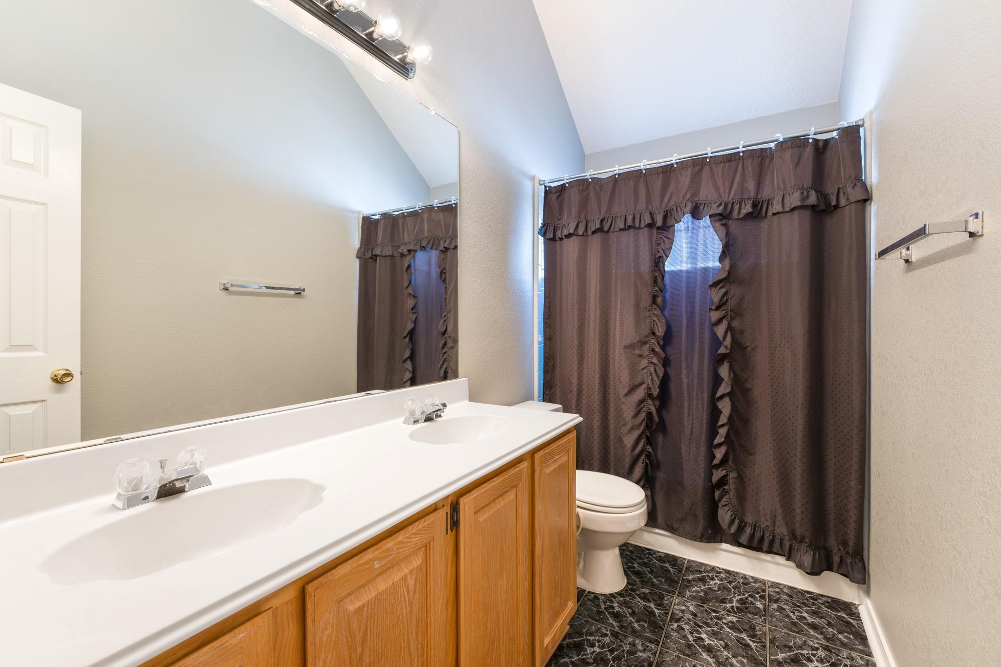 main property photo 10