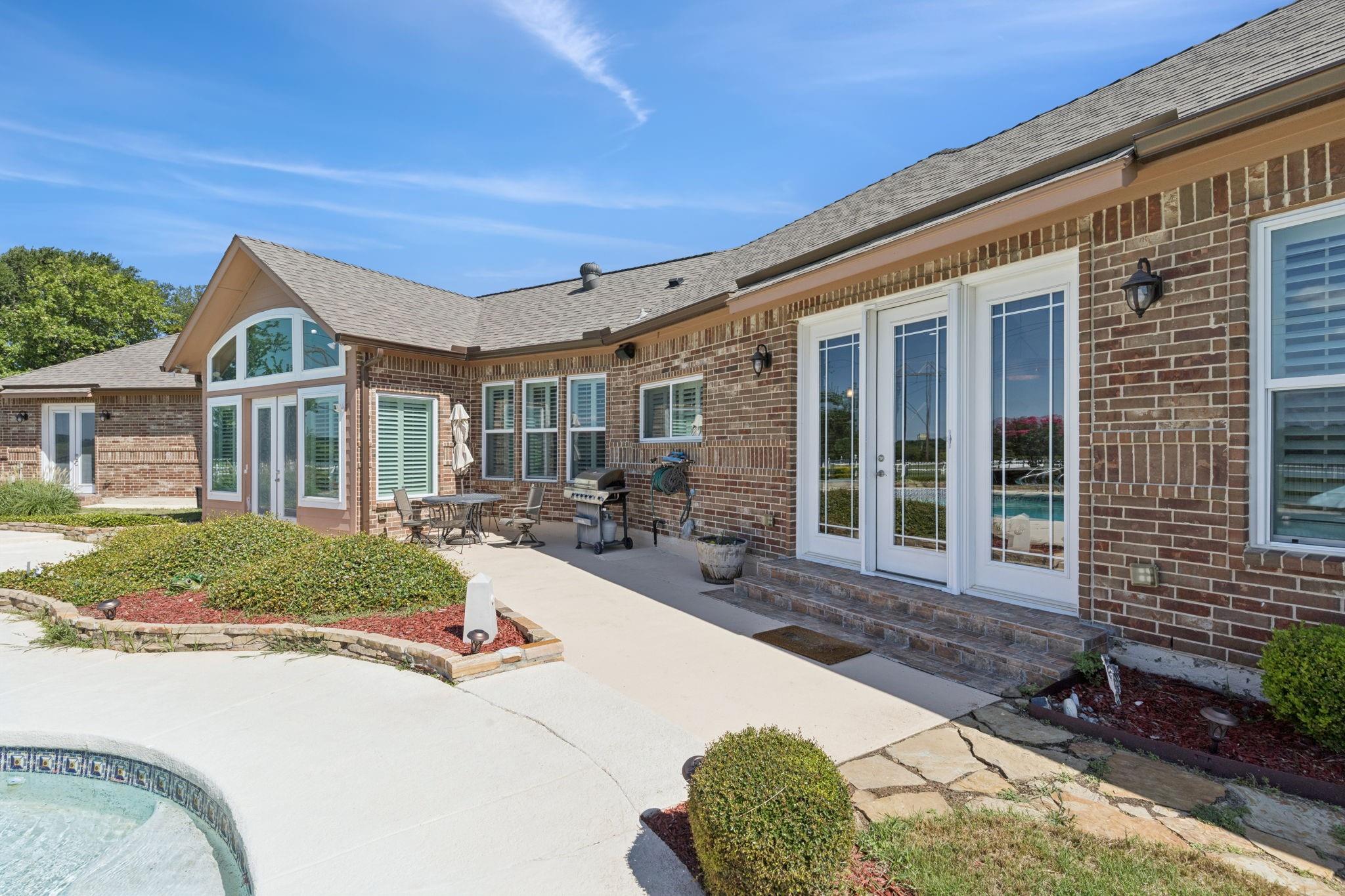 main property photo 33