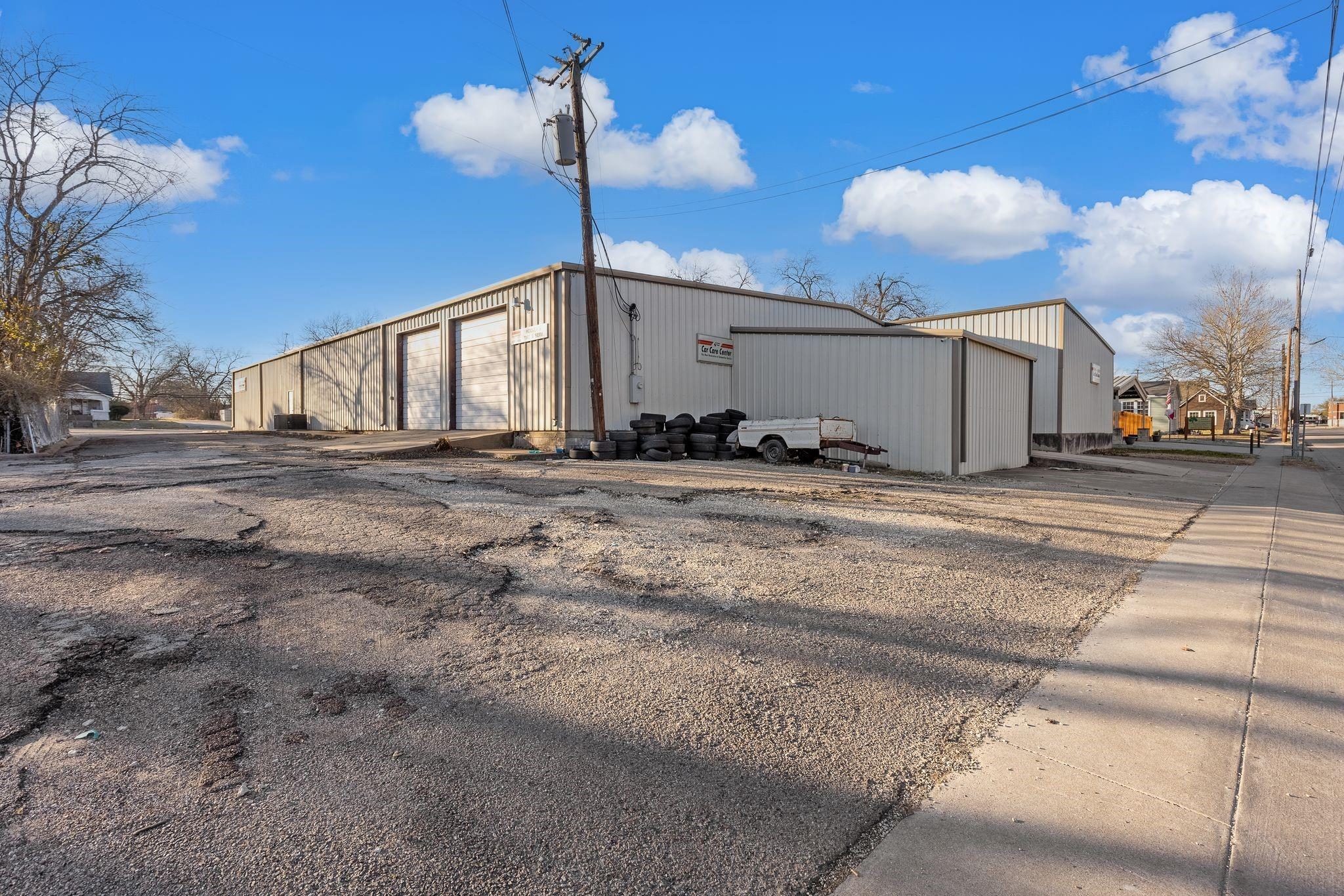 main property photo 6