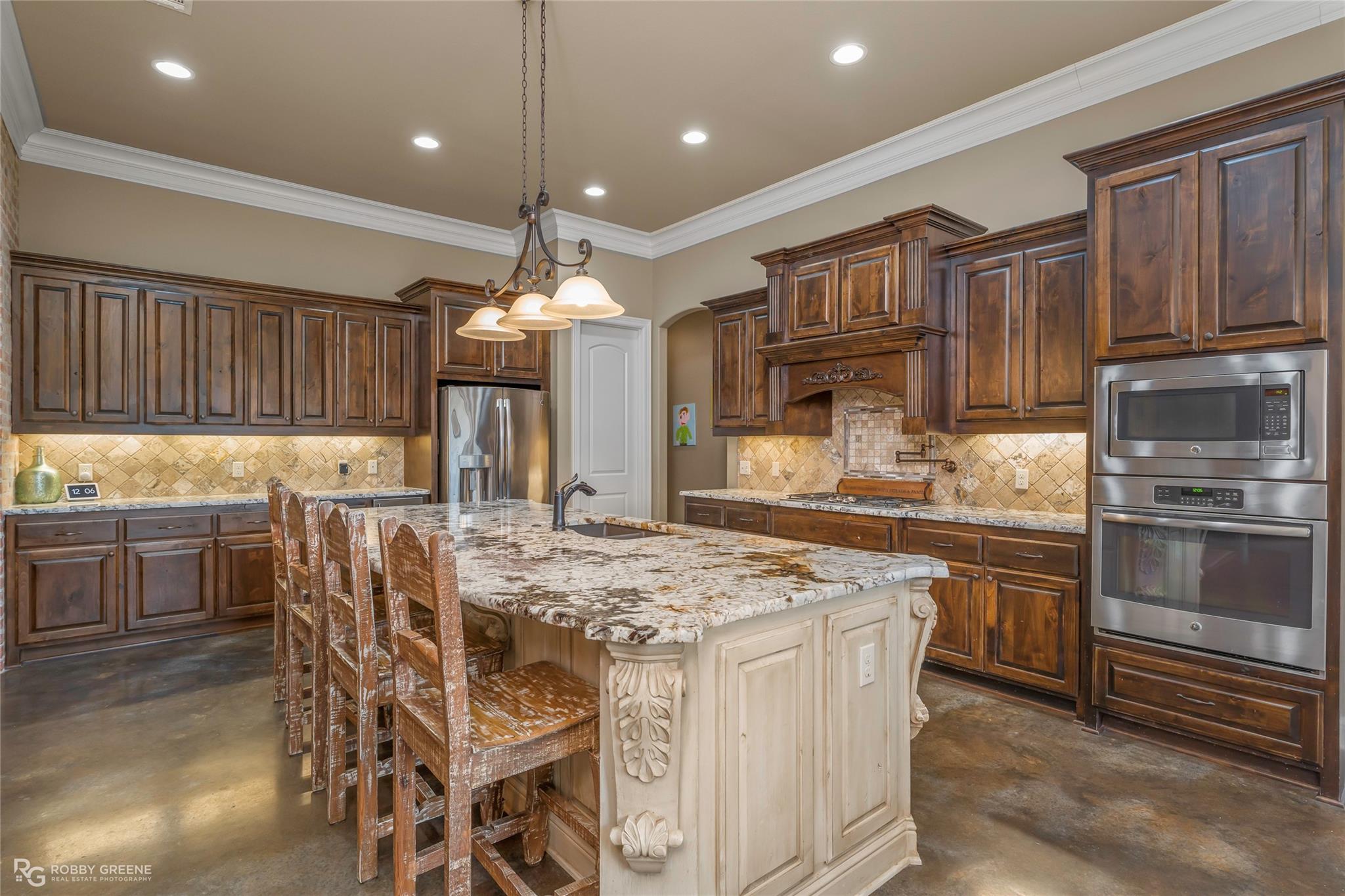 main property photo 8