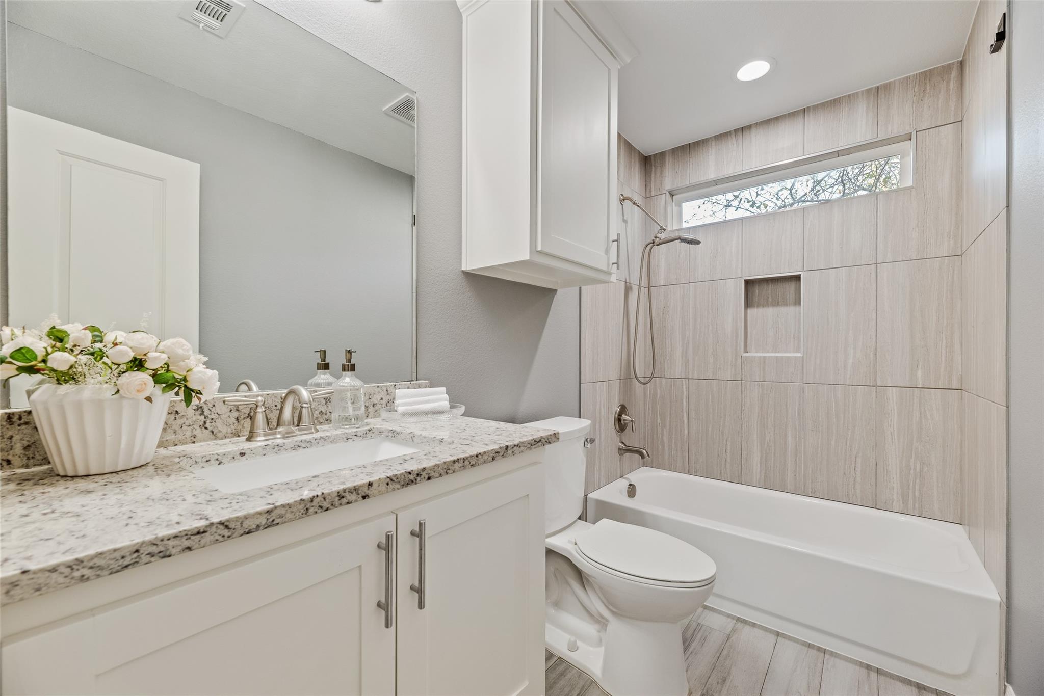 property viewer photo 9