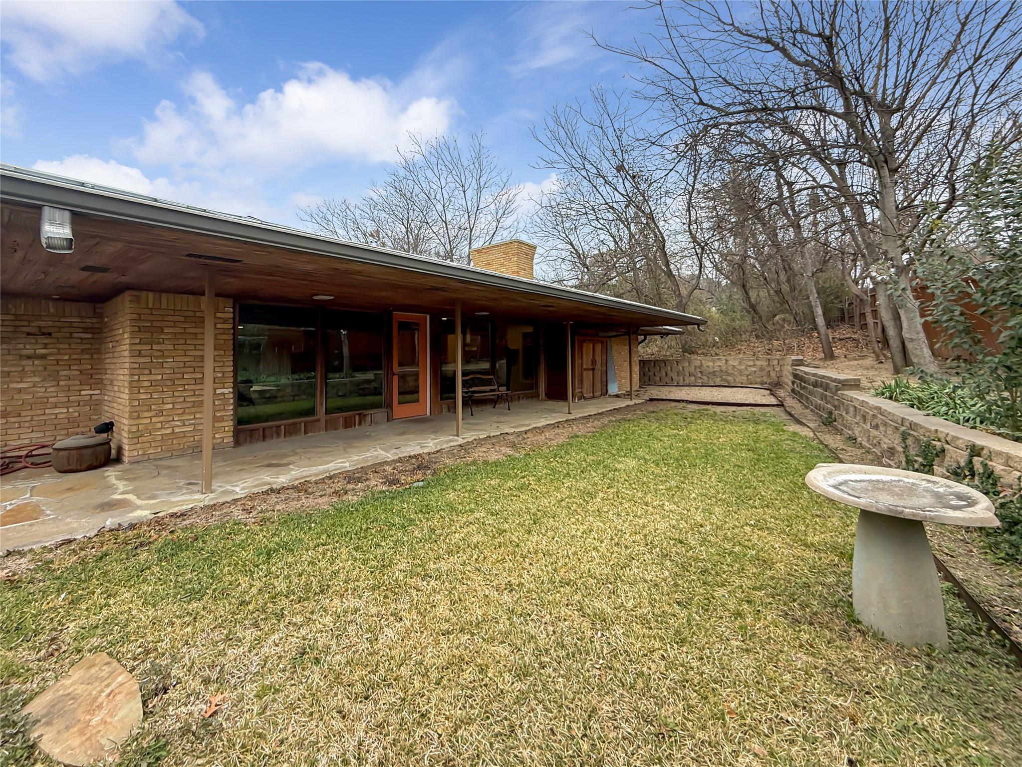 main property photo 37