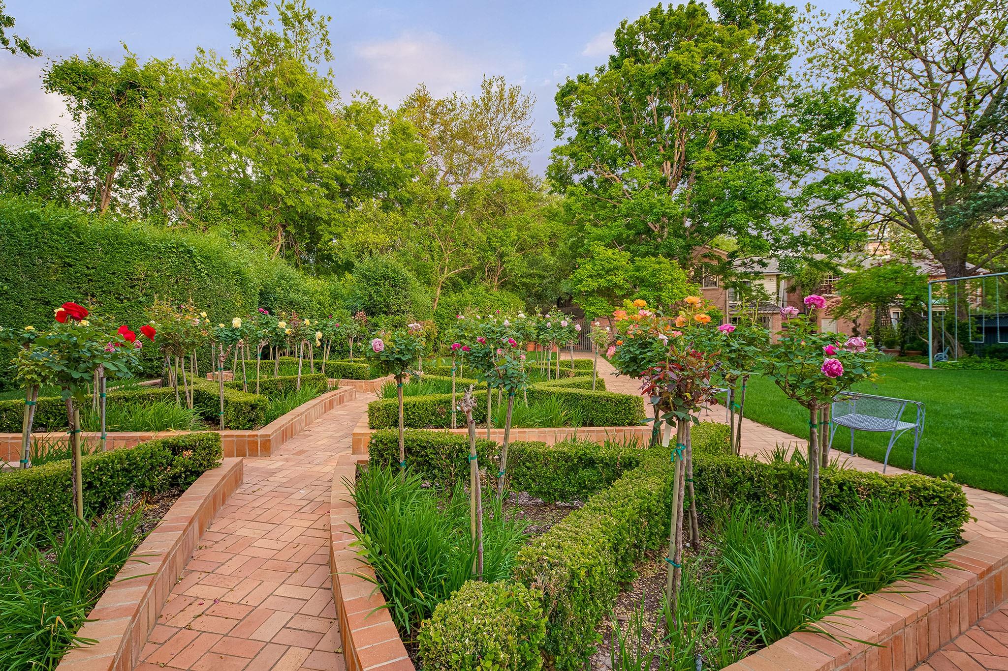 main property photo 15