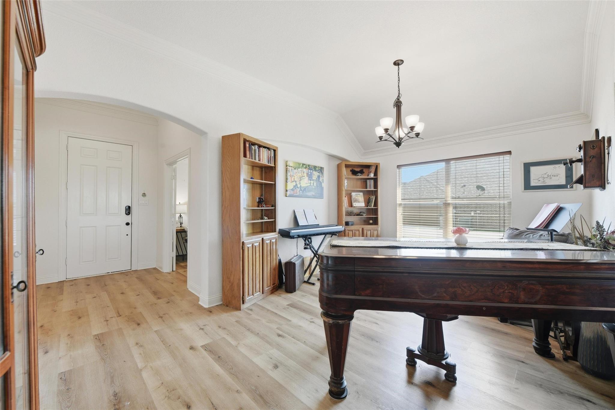 main property photo 6