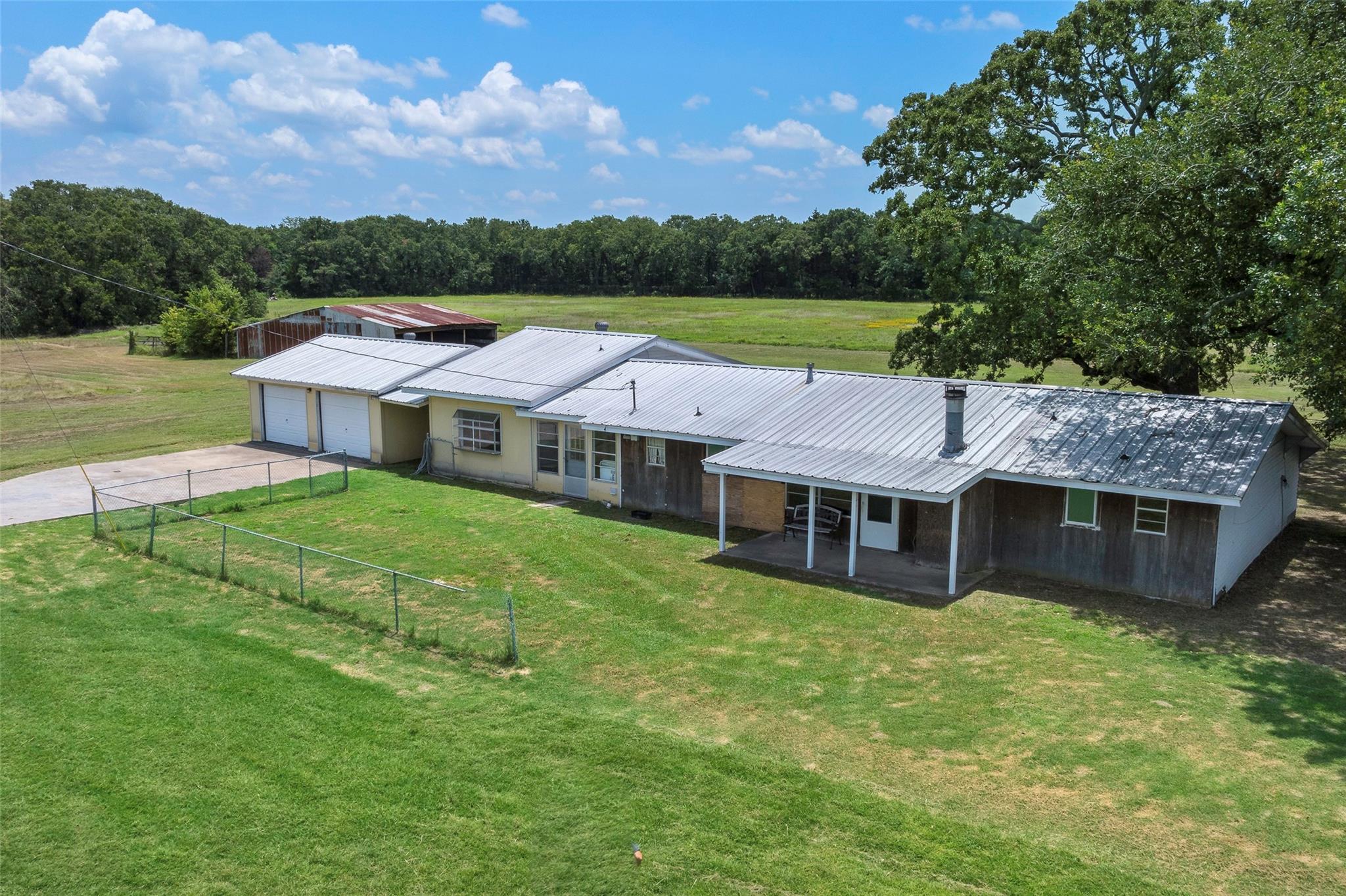 main property photo 7