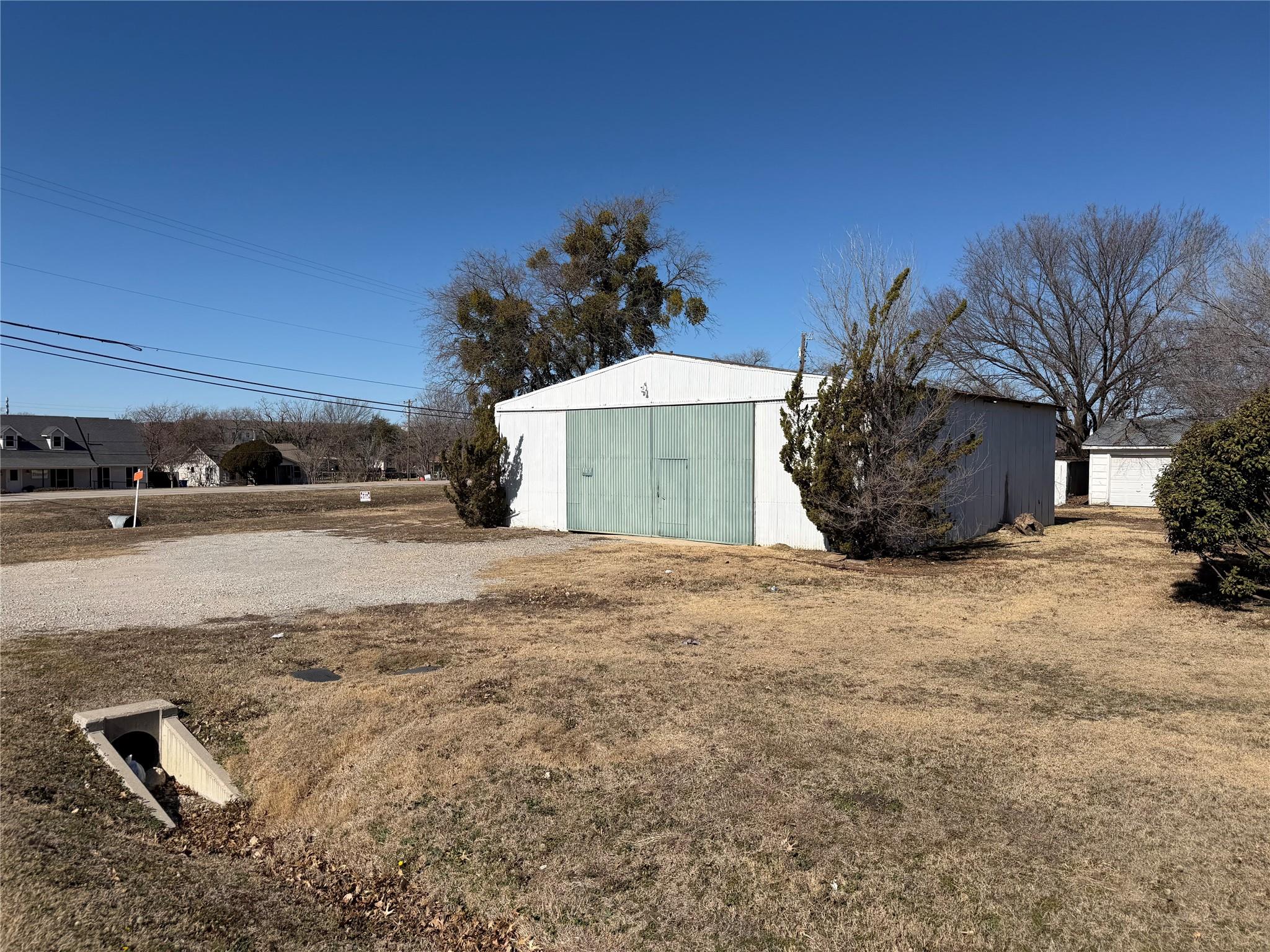 main property photo 14