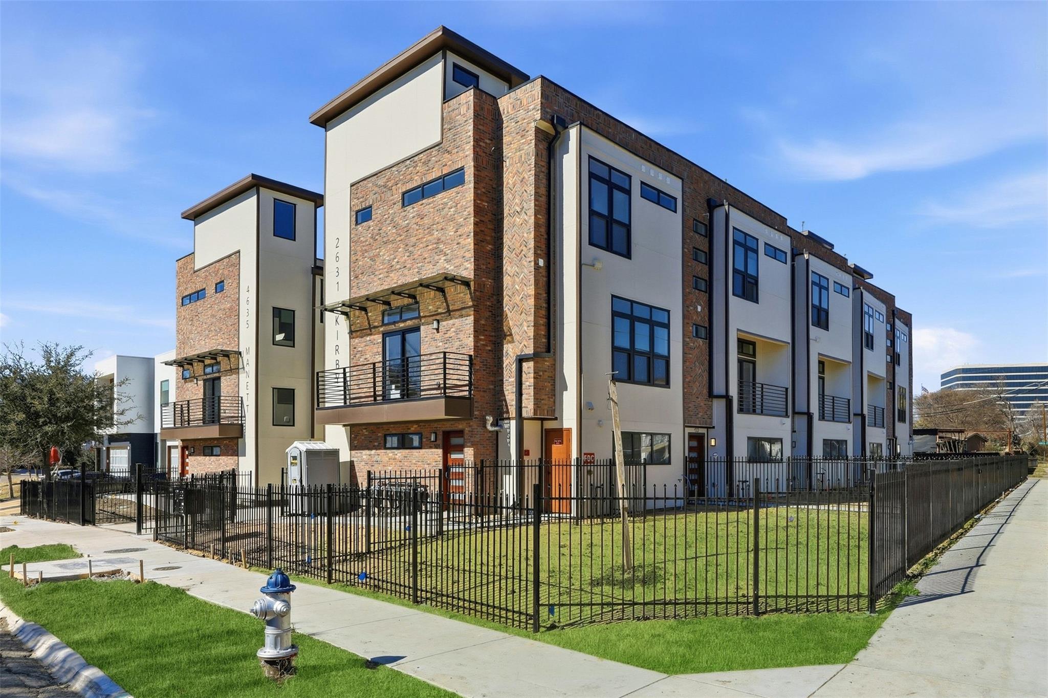 main property photo 30