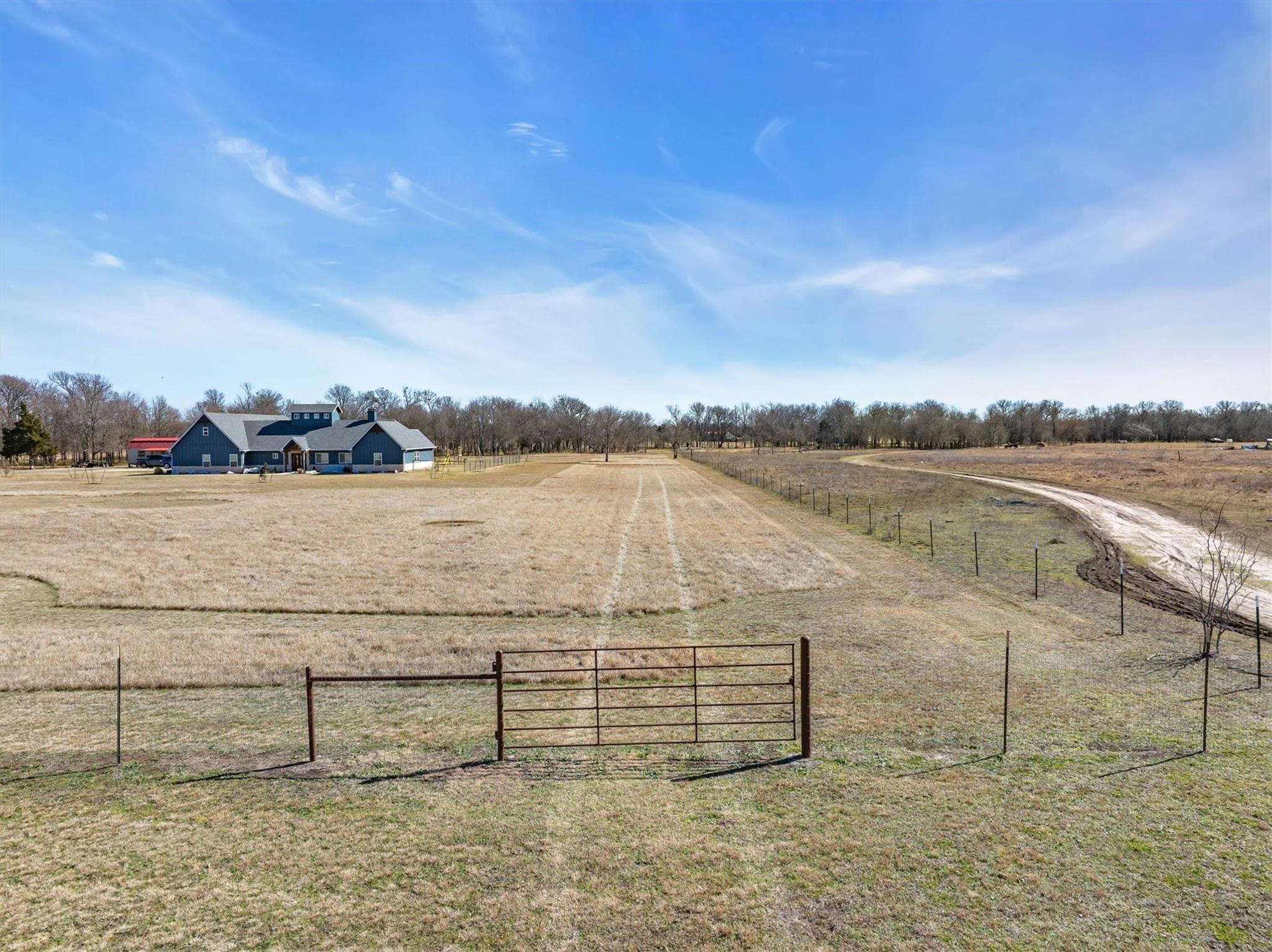main property photo 5